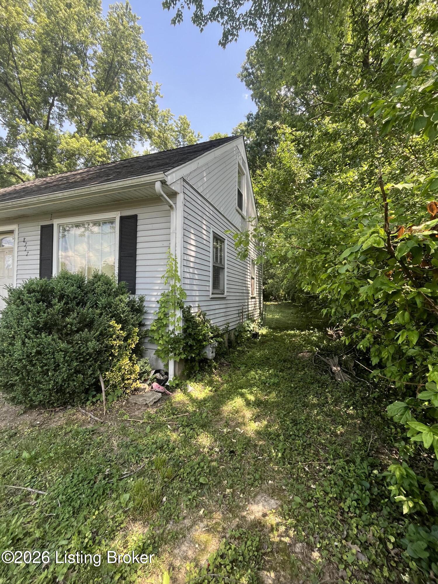 8717 Blue Lick Rd Property Photo 5