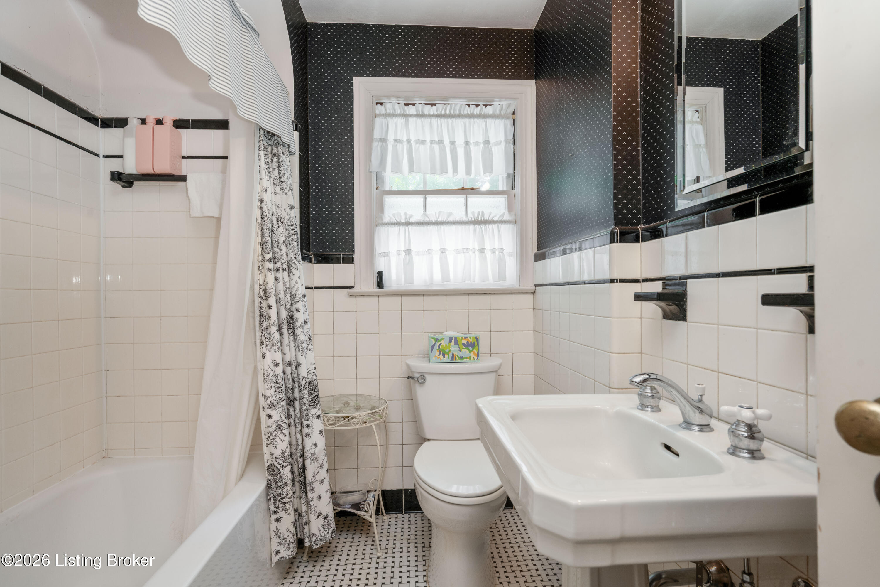 4024 Saint Ives Ct Property Photo 13