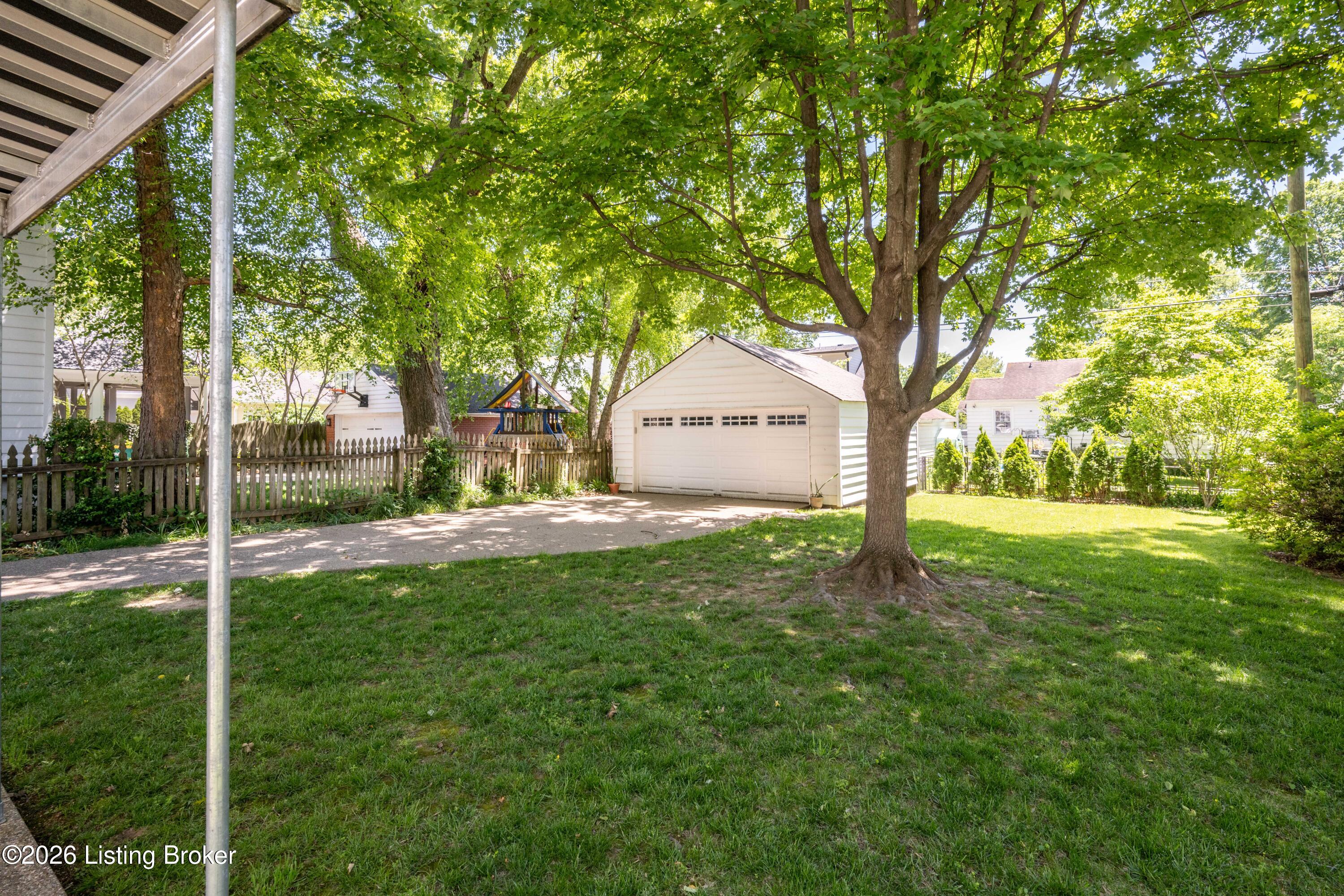 4024 Saint Ives Ct Property Photo 21