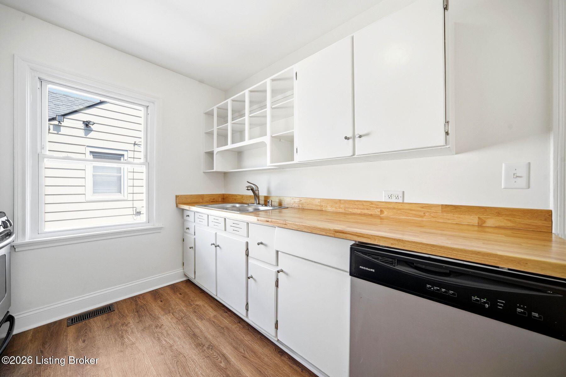 1246 Milton St Property Photo 17
