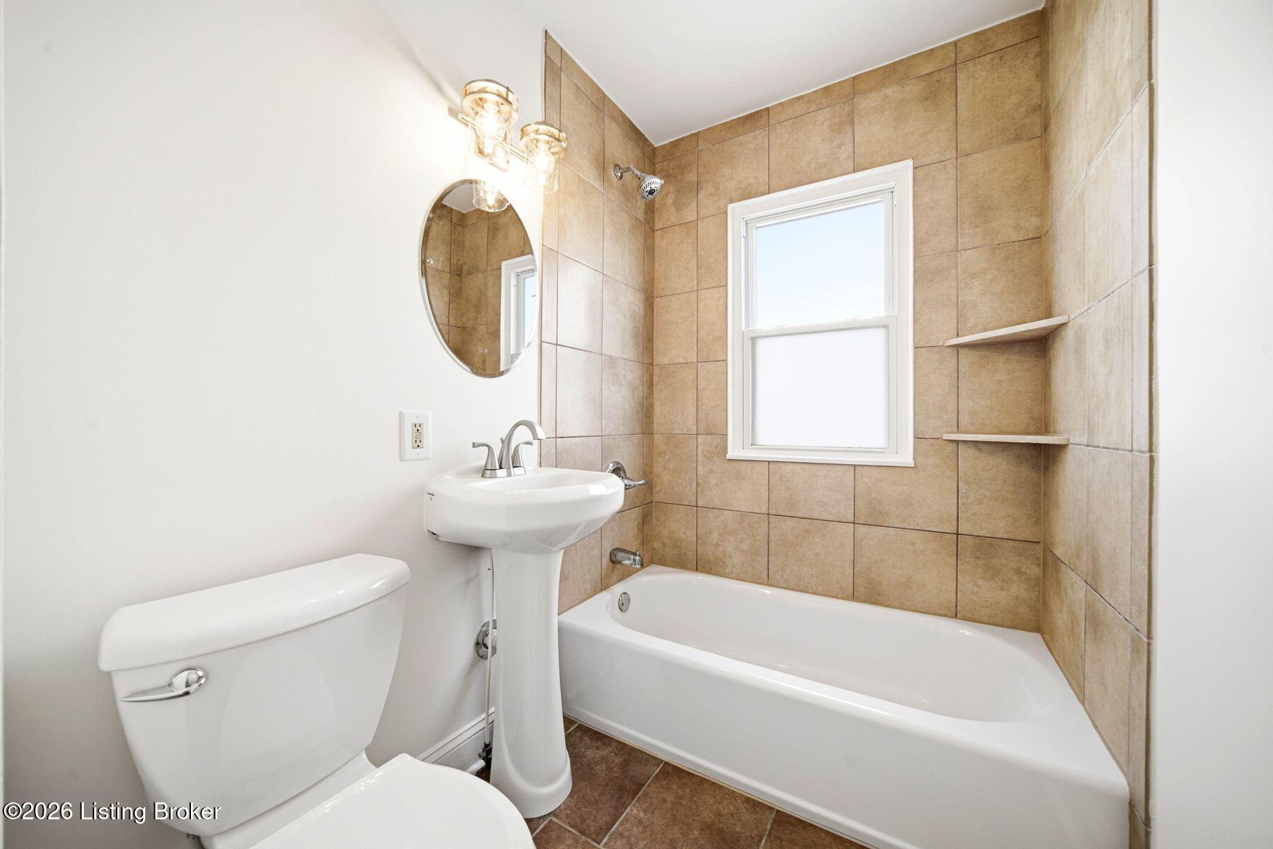 1246 Milton St Property Photo 32