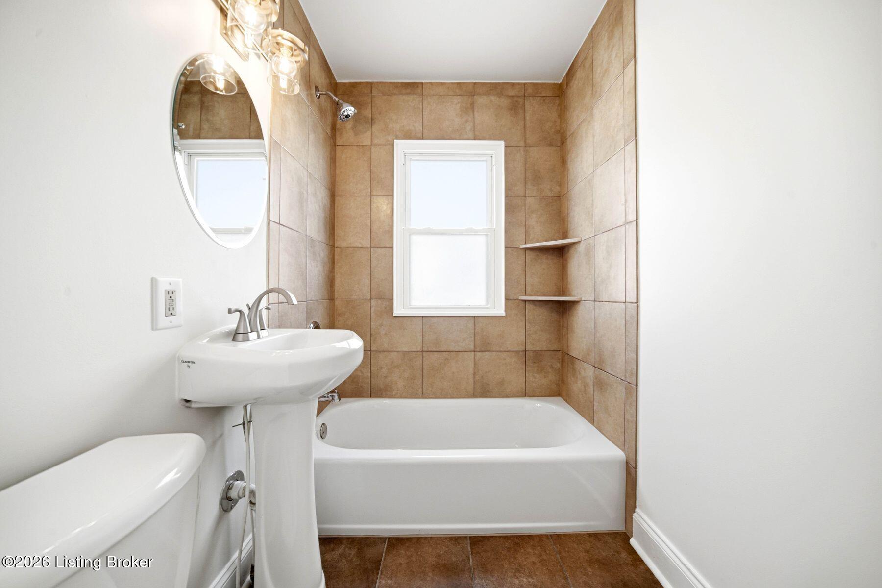 1246 Milton St Property Photo 33