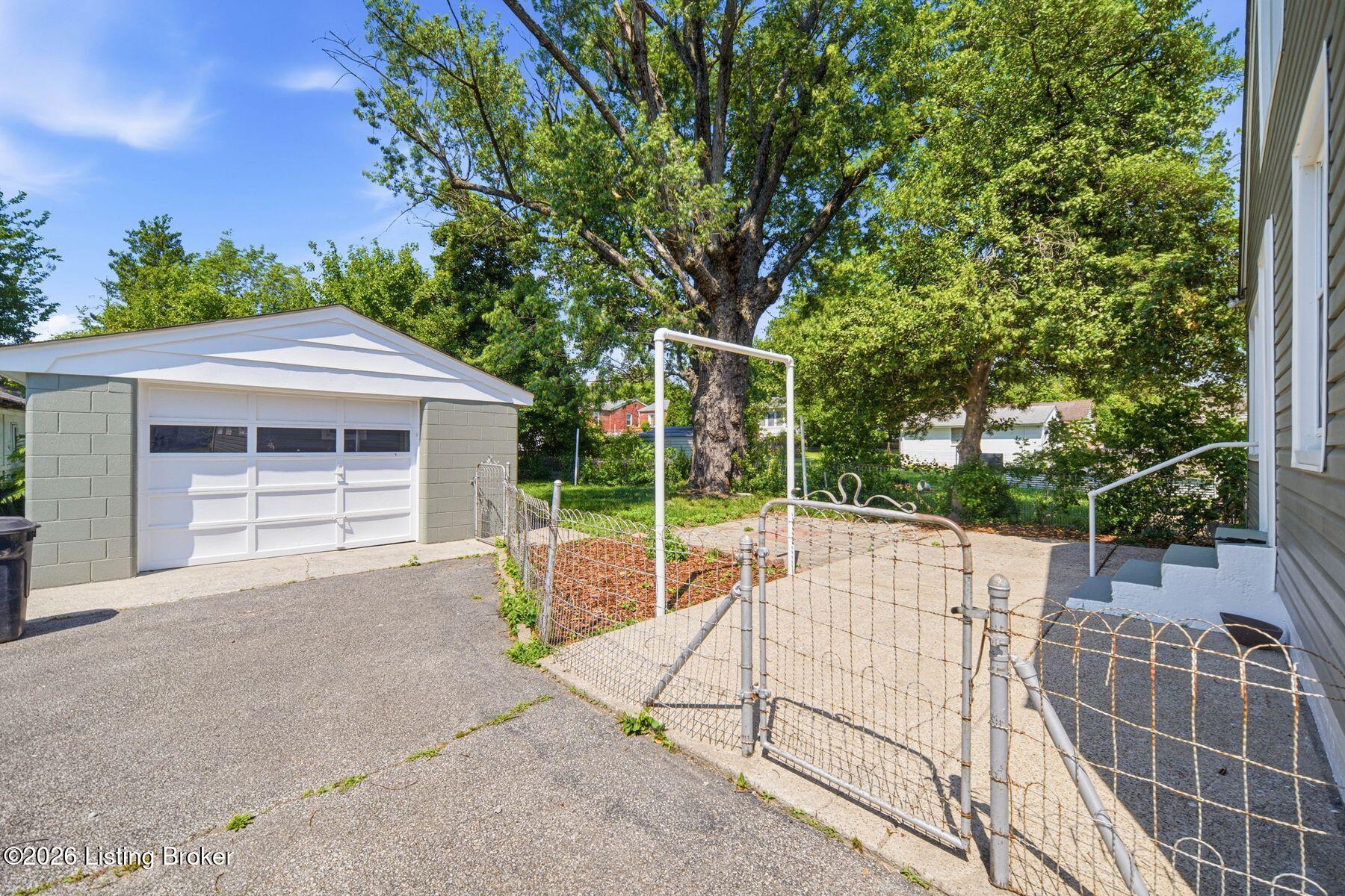 1246 Milton St Property Photo 60