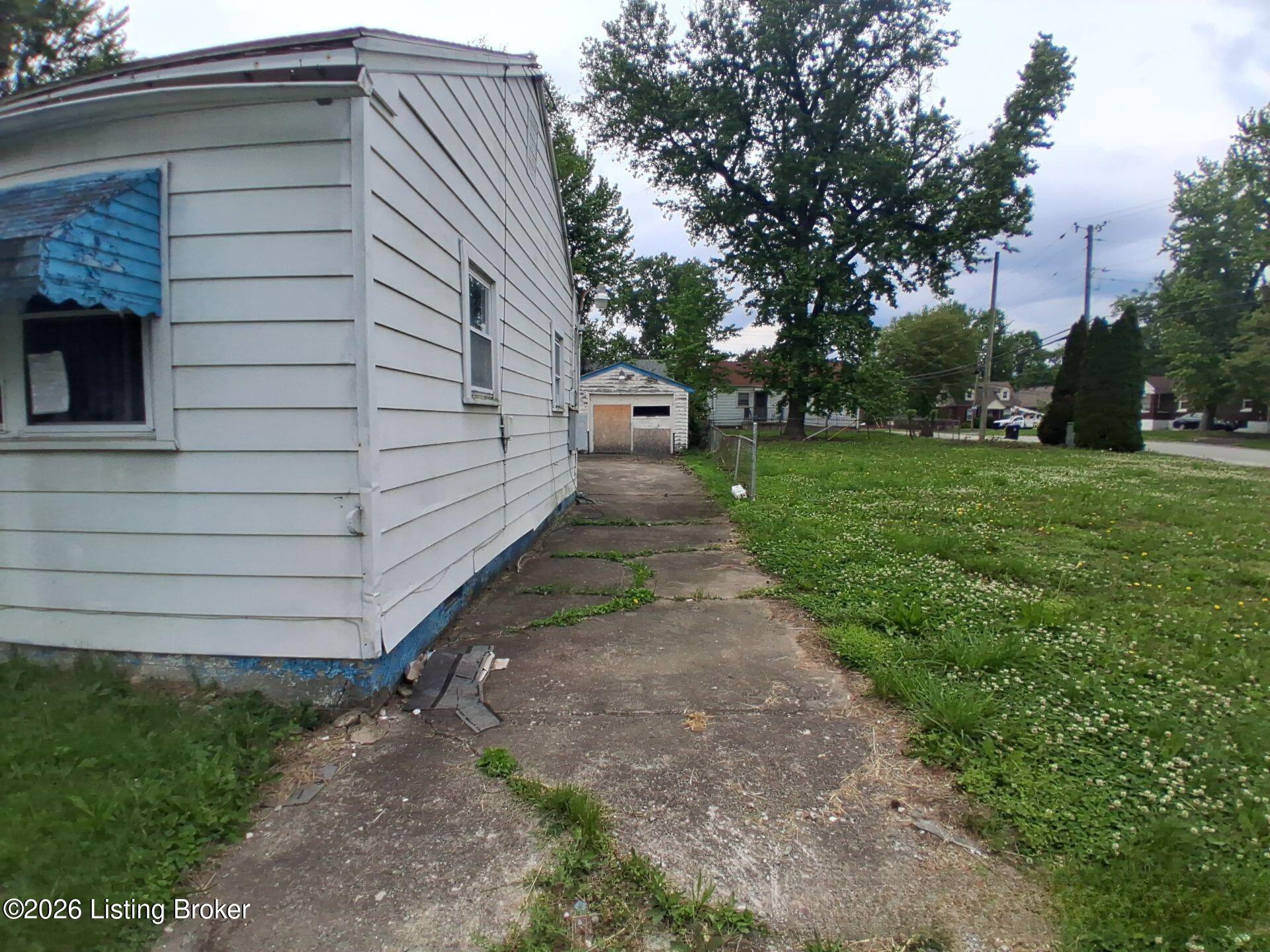 902 Loretto Ave Property Photo 2