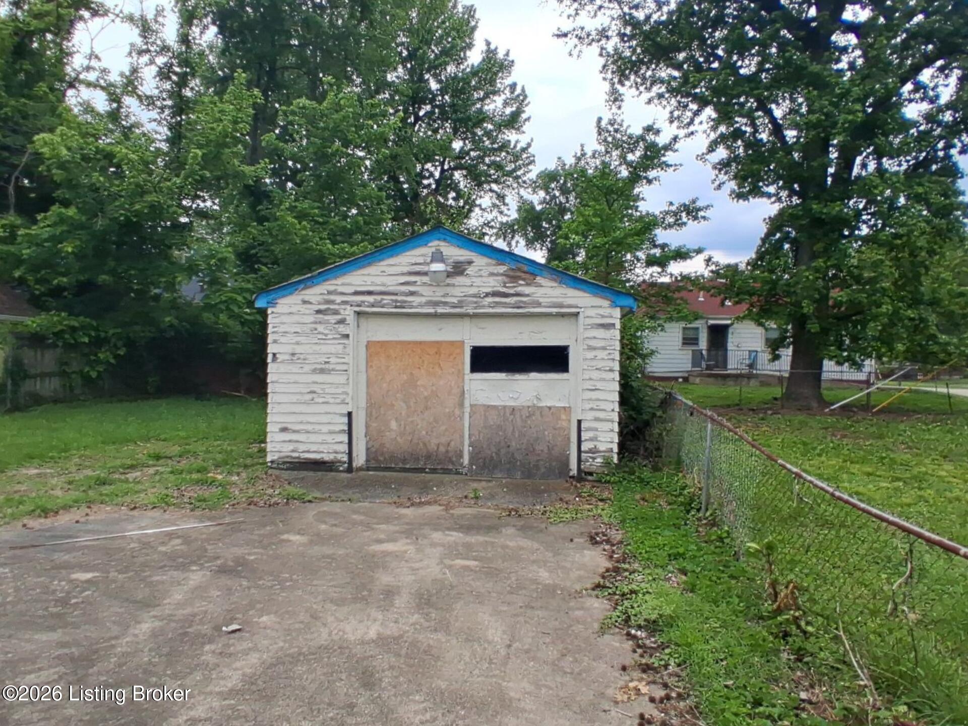 902 Loretto Ave Property Photo 3