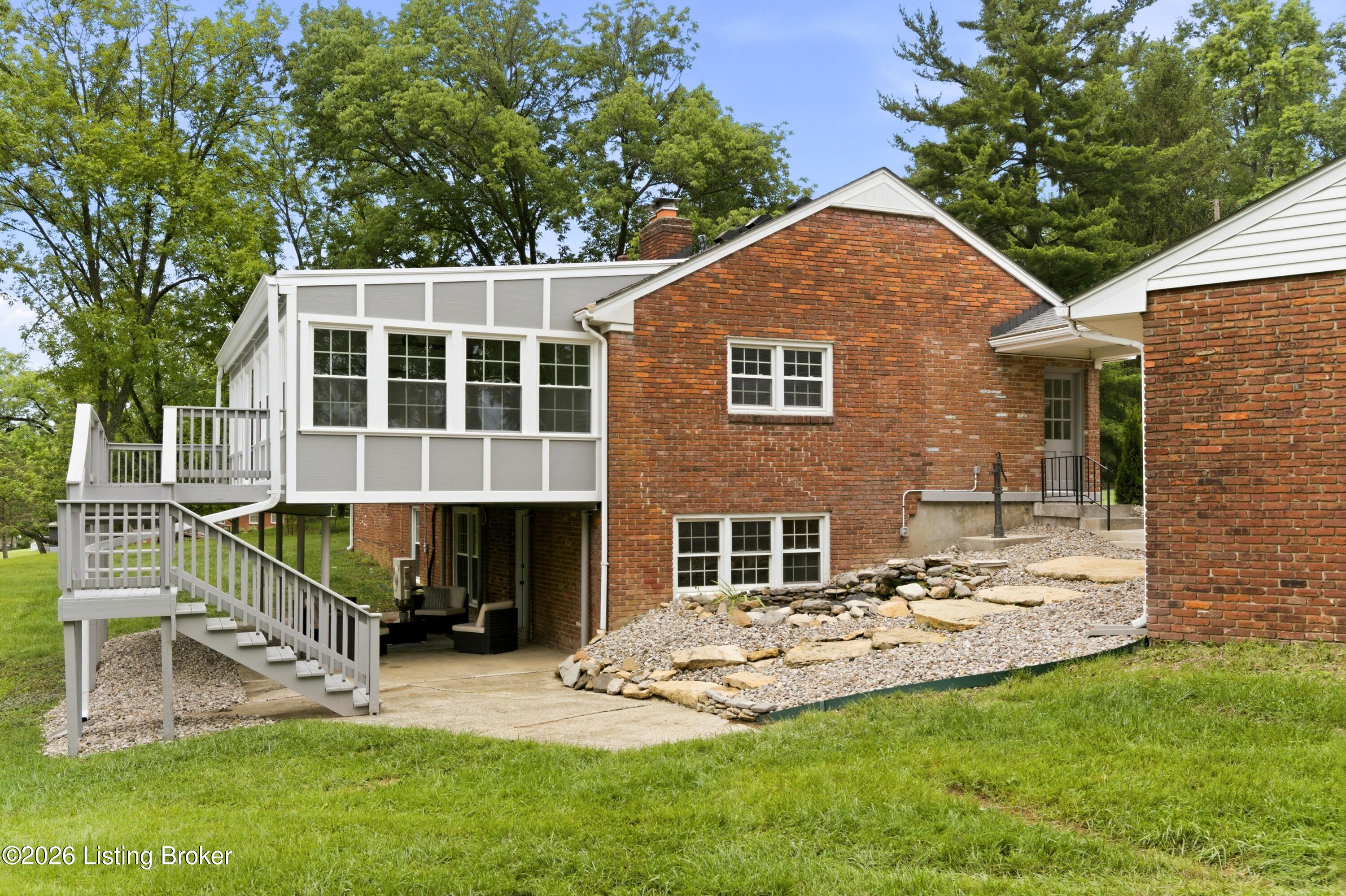 824 N Pope Lick Rd Property Photo 3