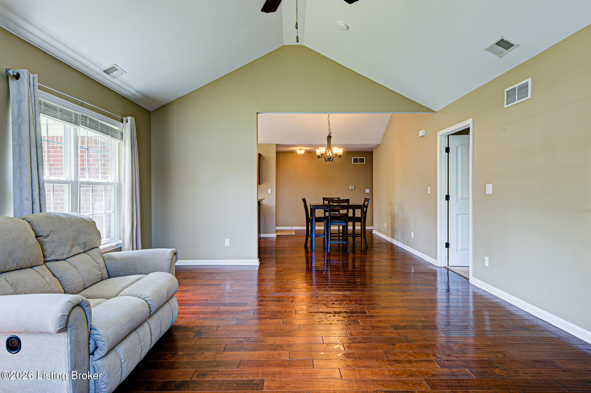 10607 Glenmary Springs Dr Property Photo 6