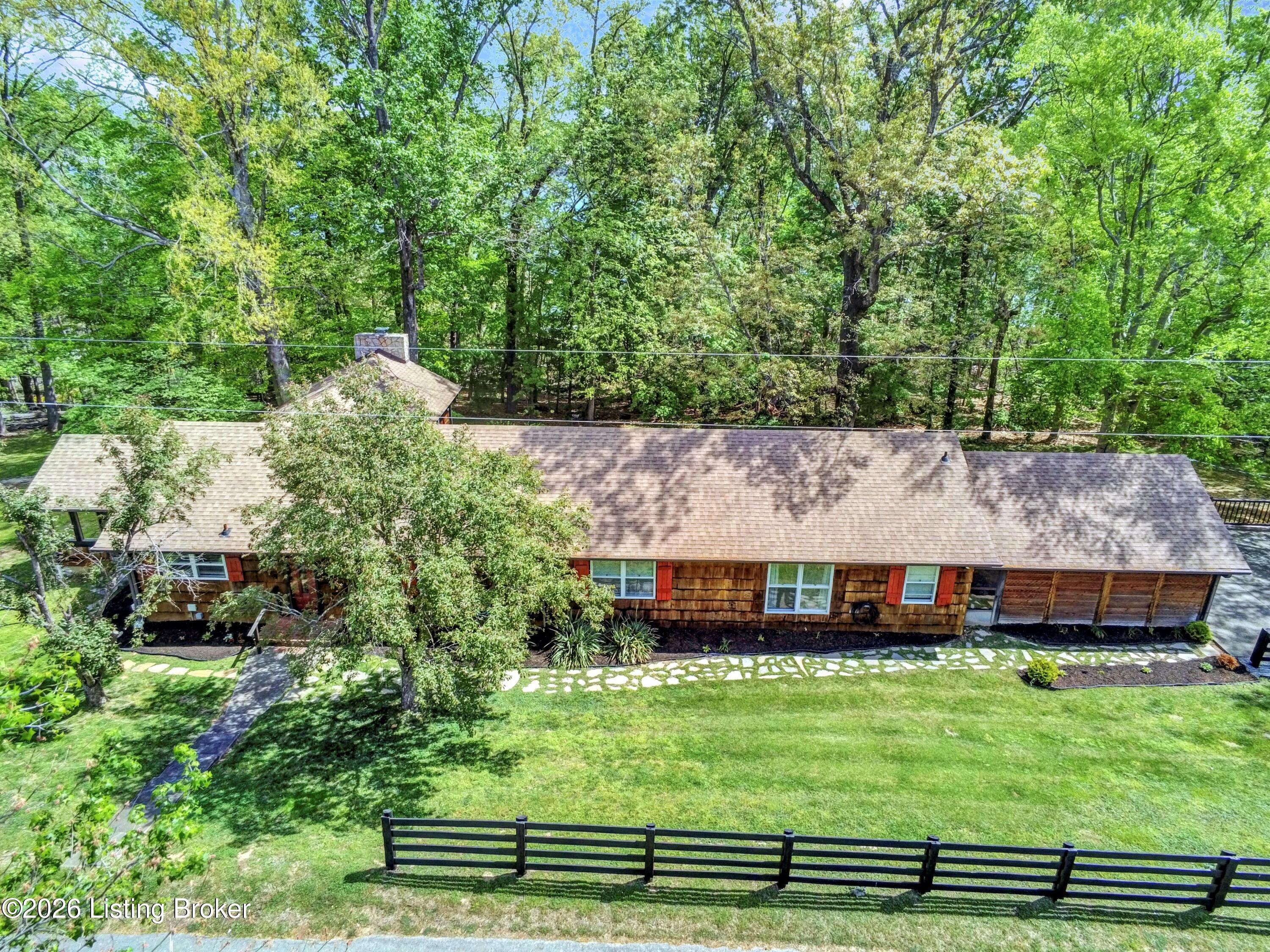 131 Lakeside Dr Property Photo 1