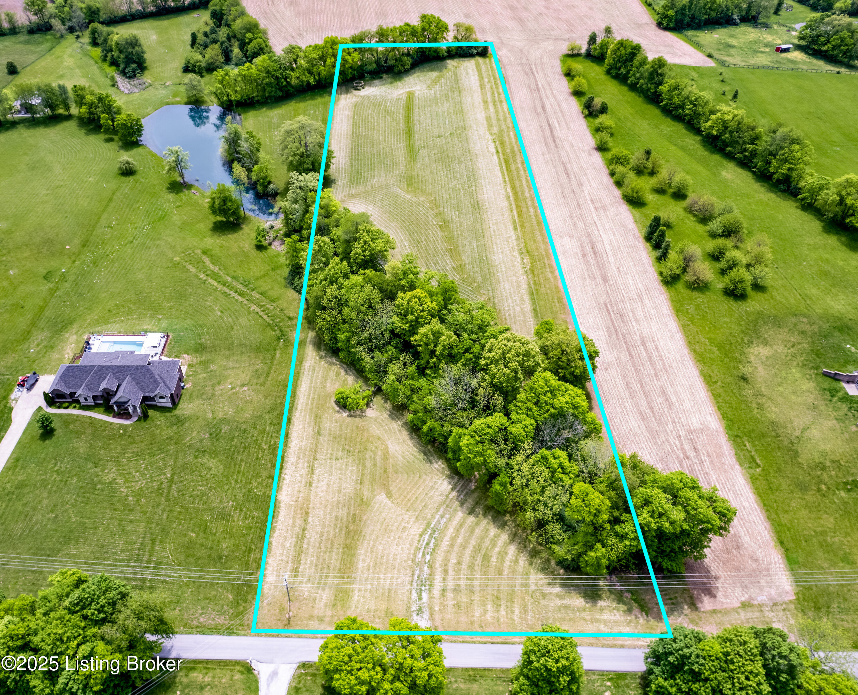 439 Clear Creek Rd Property Photo 8