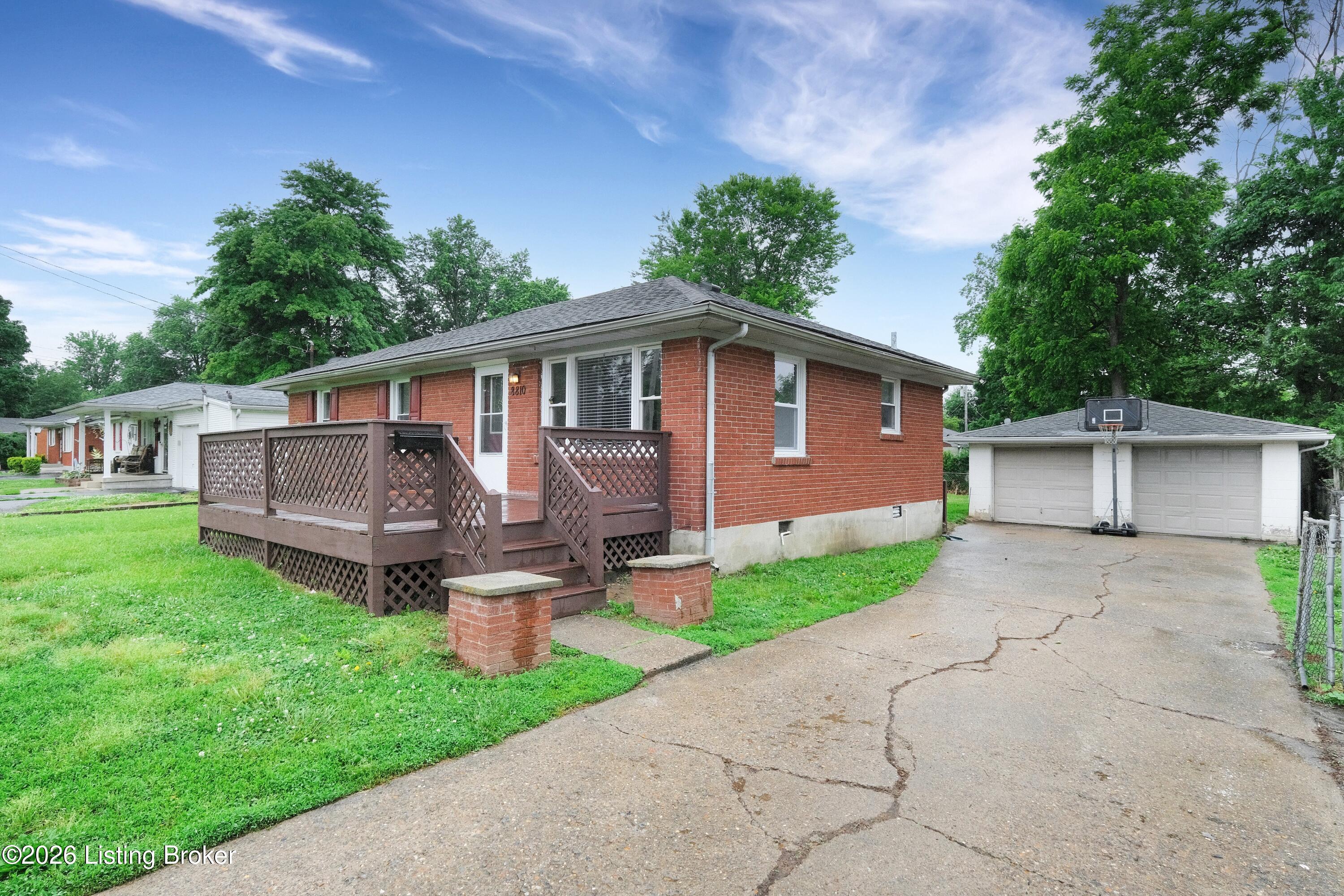 8810 Terry Rd Property Photo 3