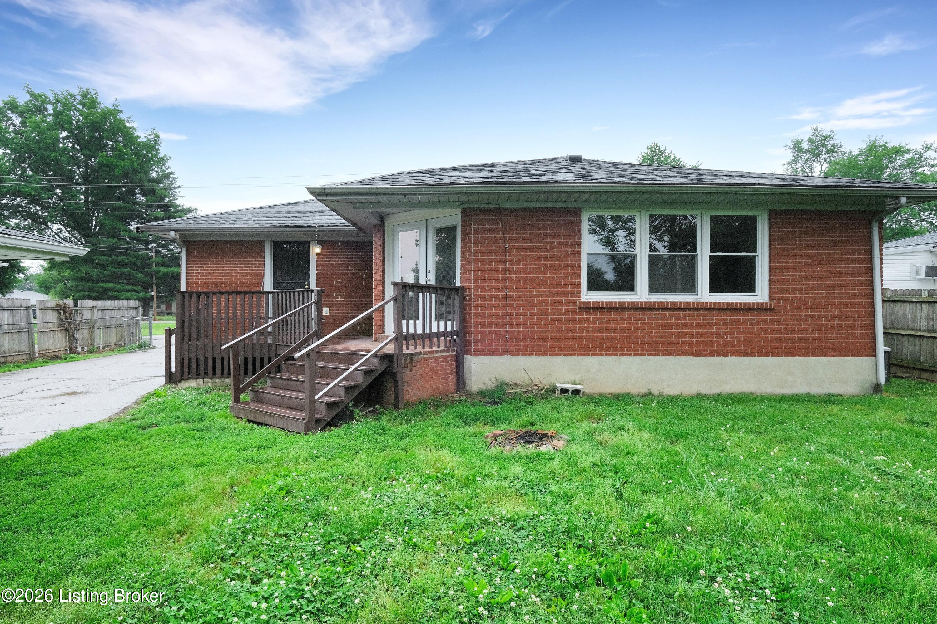 8810 Terry Rd Property Photo 6