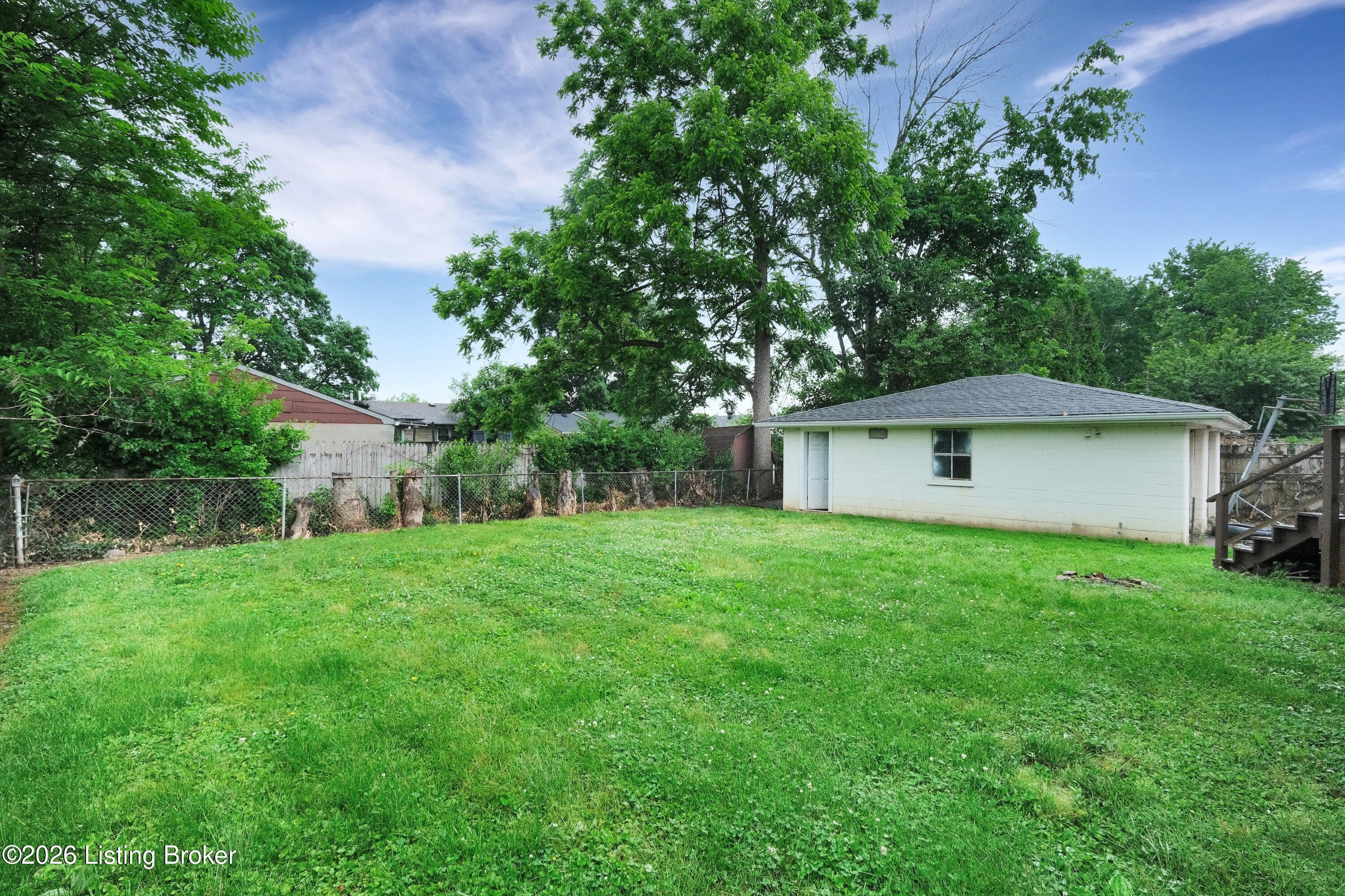 8810 Terry Rd Property Photo 11