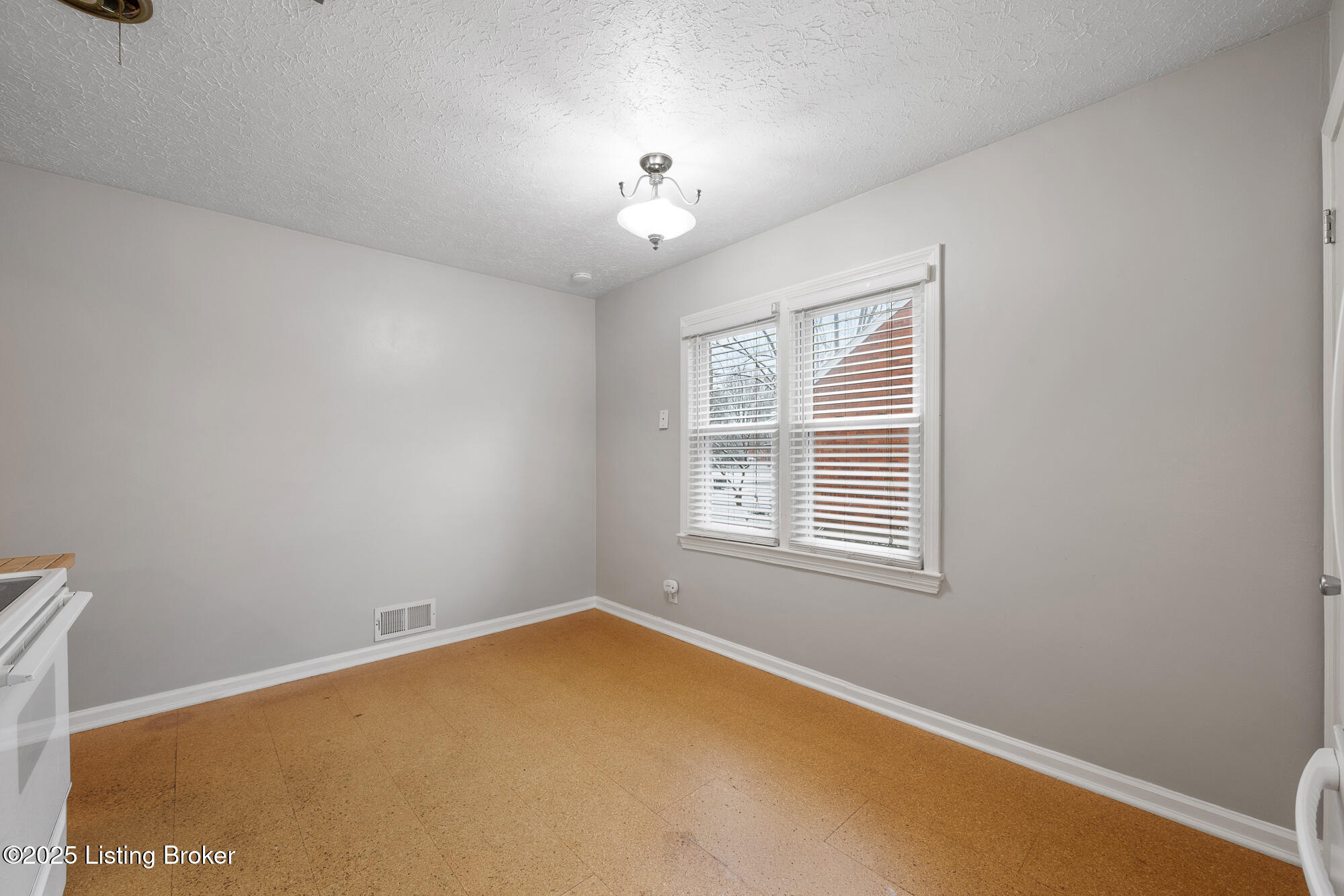 4227 Hillbrook Dr Property Photo 10