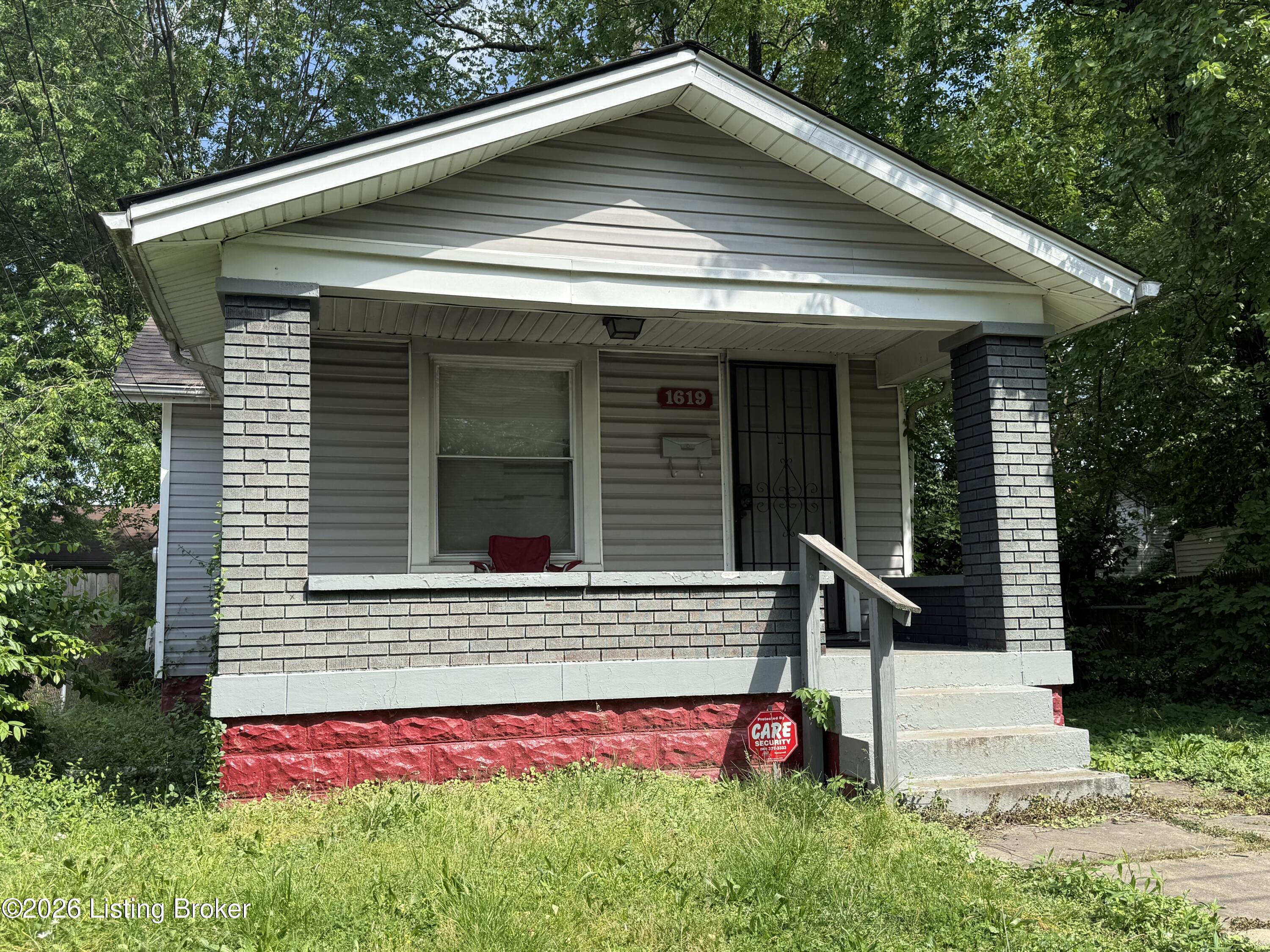 1619 S 30th St Property Photo 1