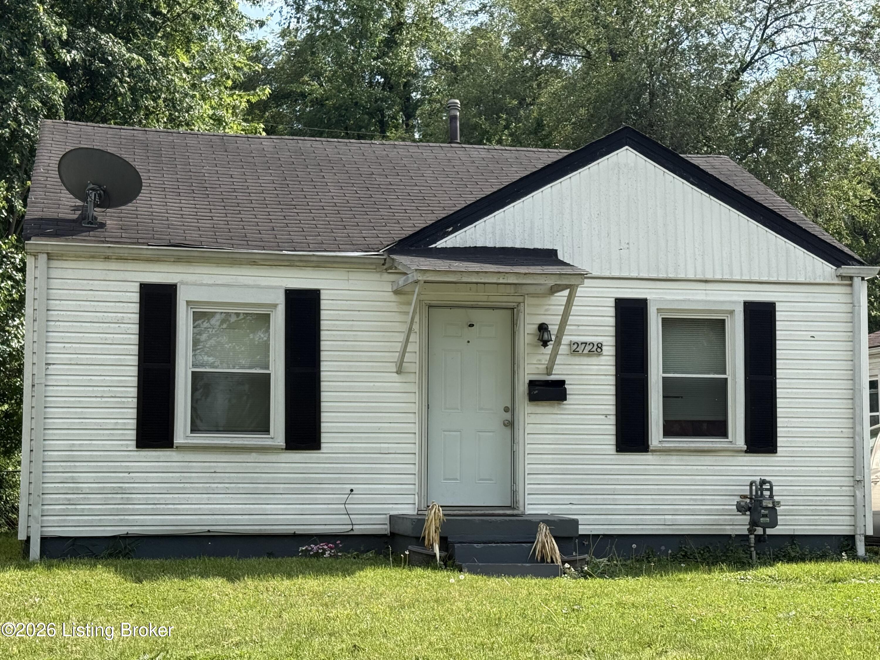 2728 Algonquin Pkwy Property Photo 1