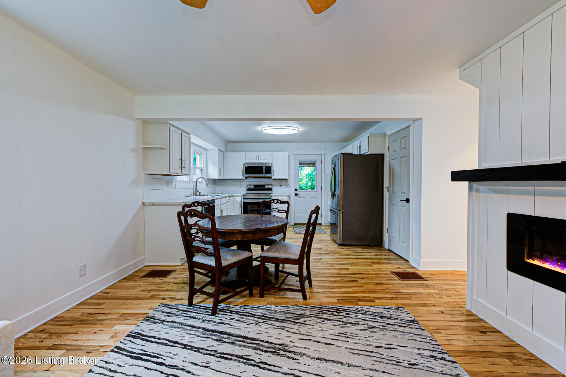 4011 Lambert Ave Property Photo 5
