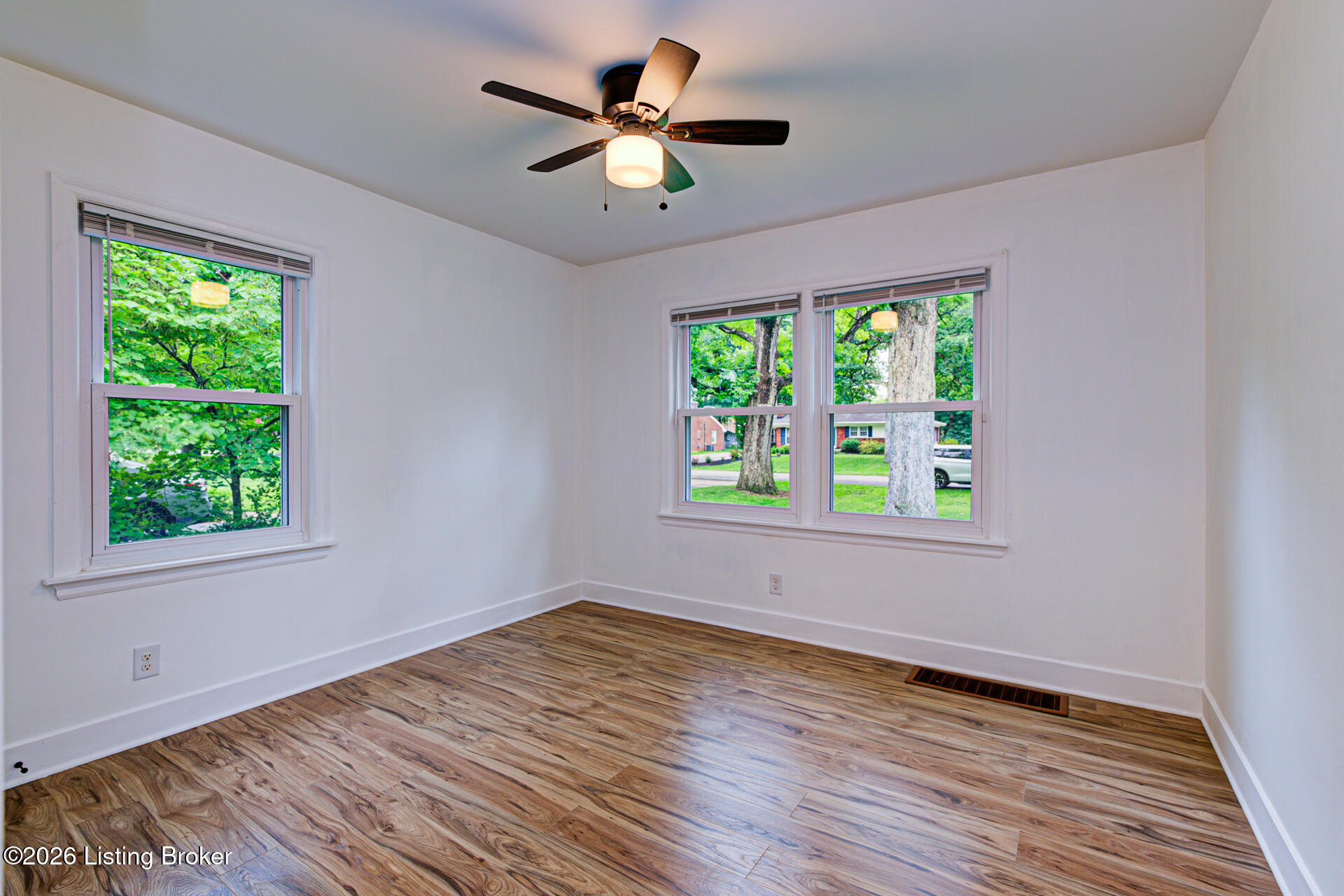 4011 Lambert Ave Property Photo 17