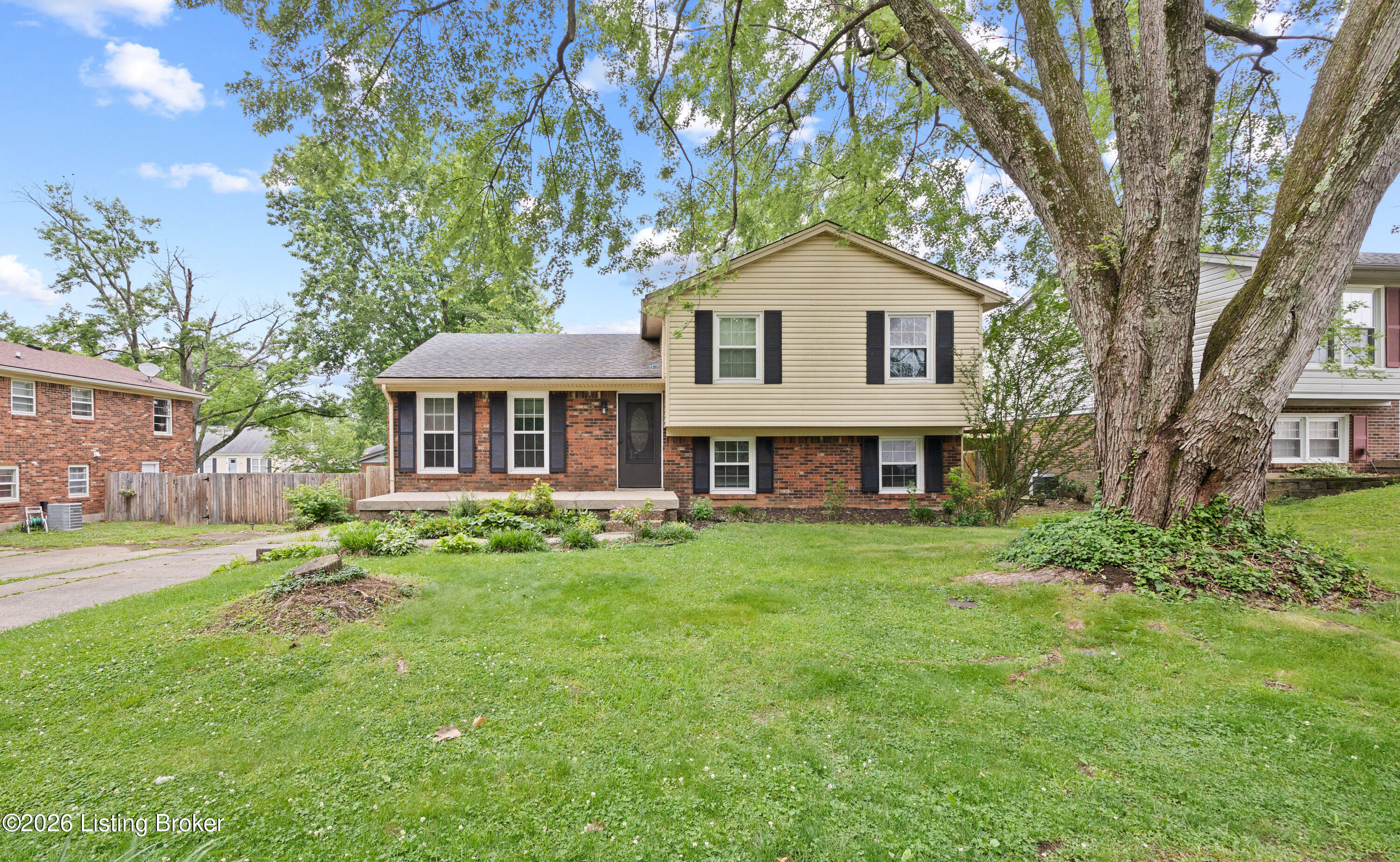 8215 Chickering Way Property Photo 1