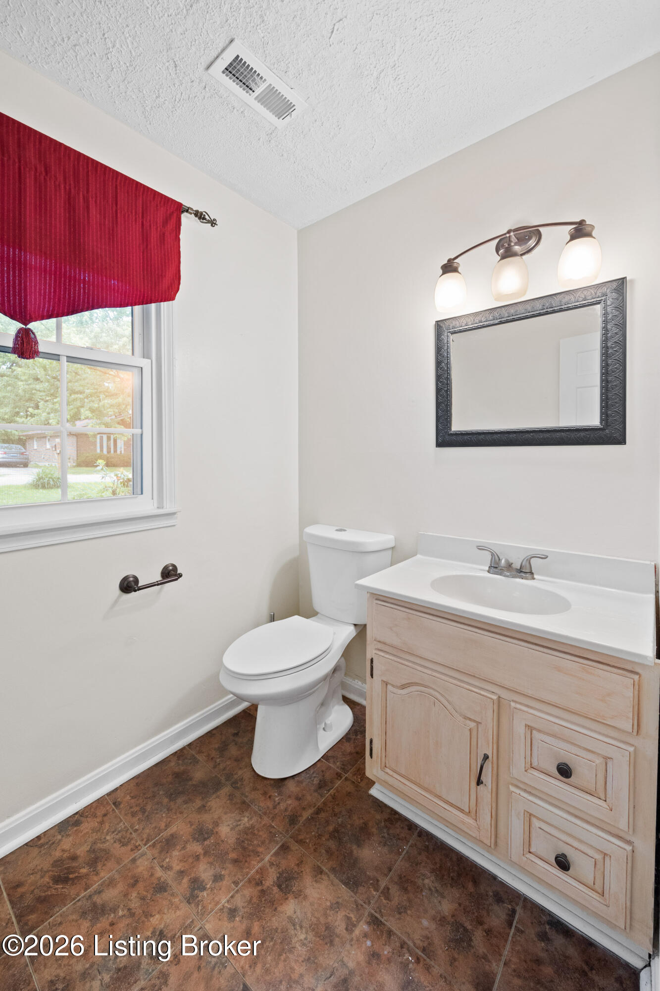 8215 Chickering Way Property Photo 13