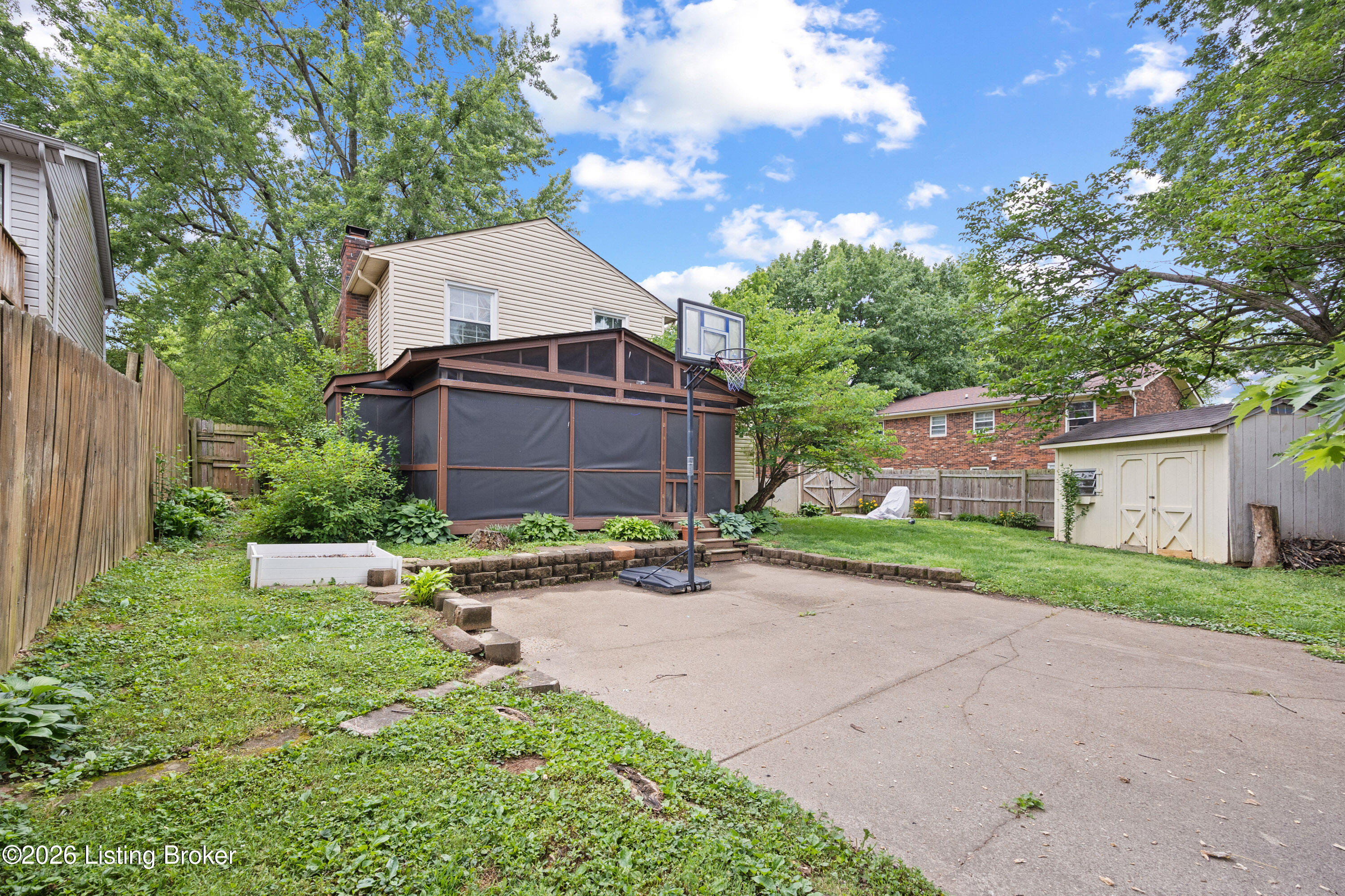 8215 Chickering Way Property Photo 22