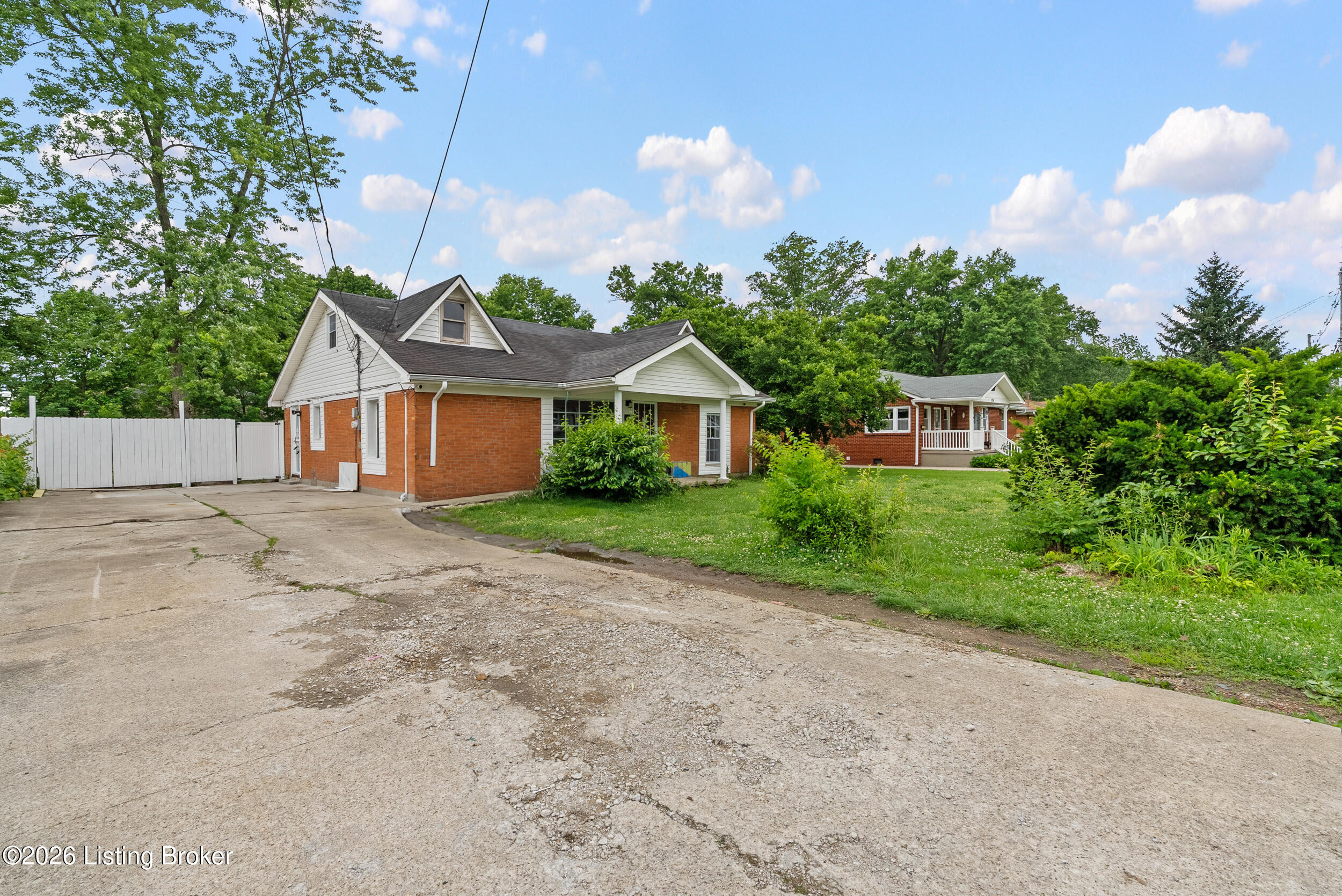 1012 Cristland Rd Property Photo 2