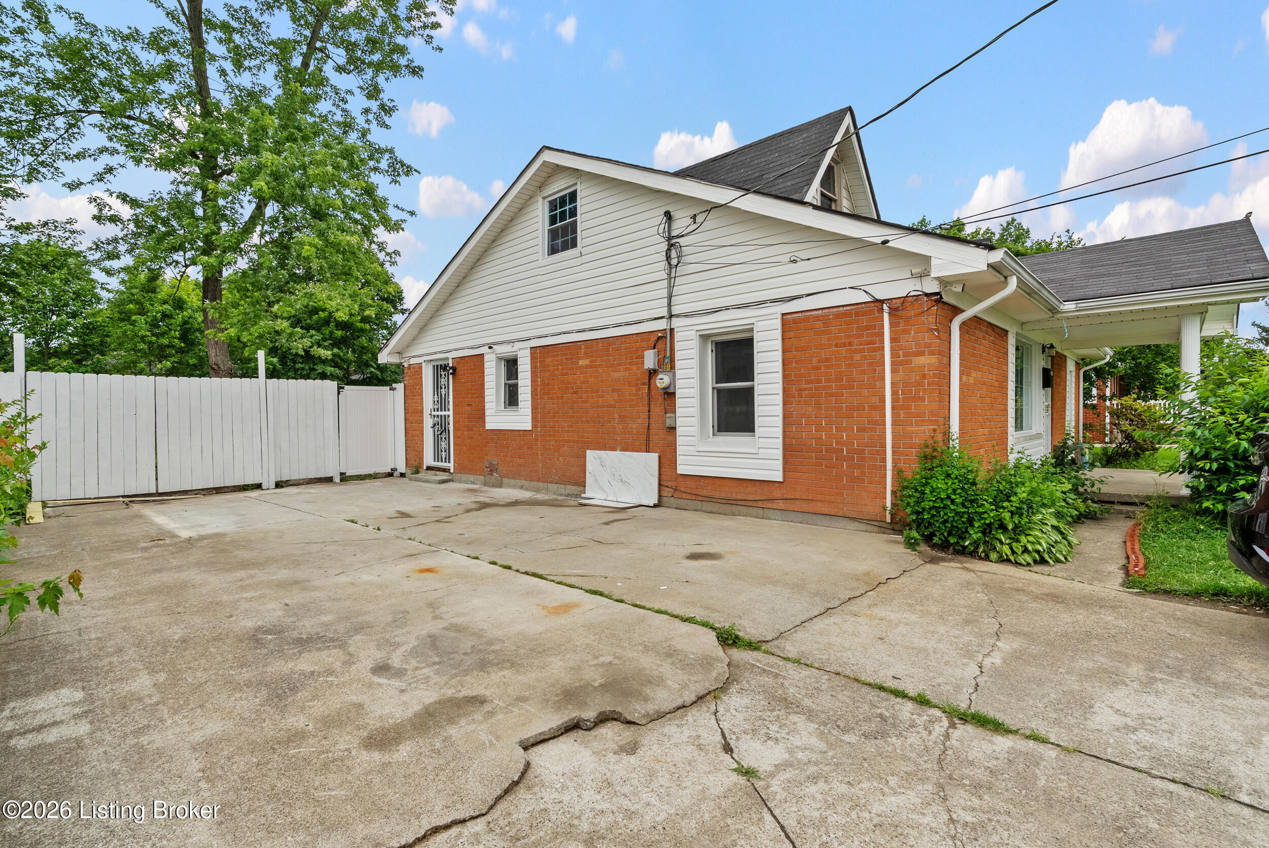 1012 Cristland Rd Property Photo 4