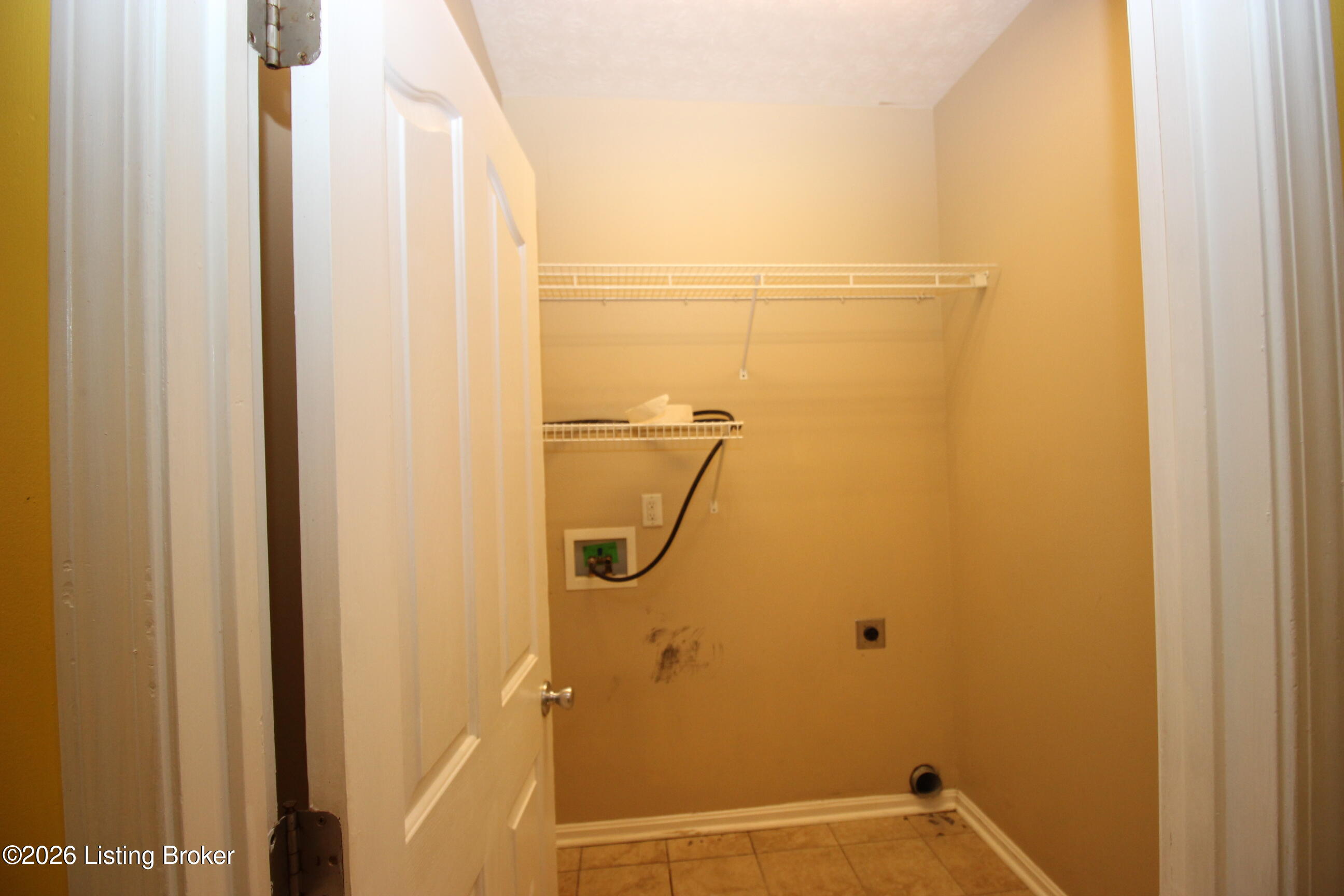 6800 Brook Terrace Dr Property Photo 6