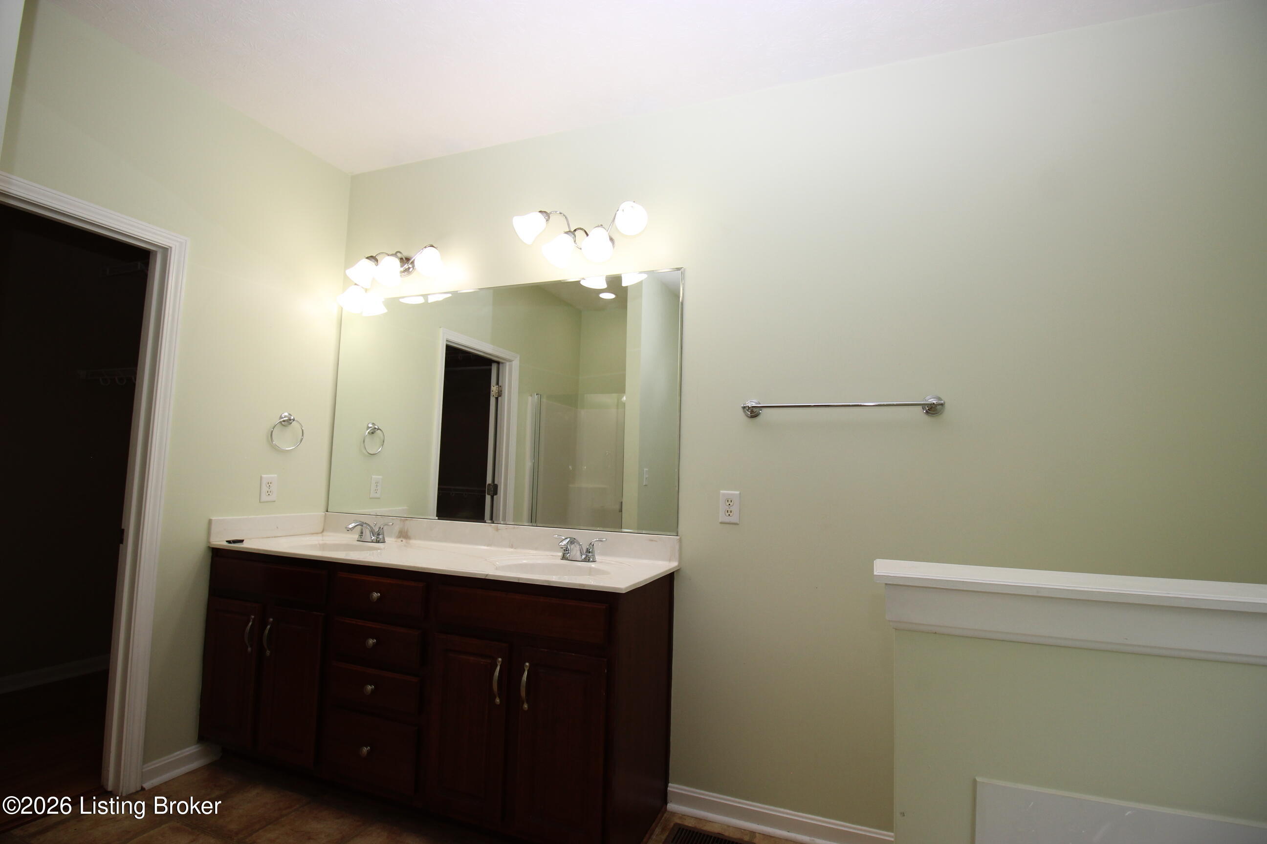 6800 Brook Terrace Dr Property Photo 18