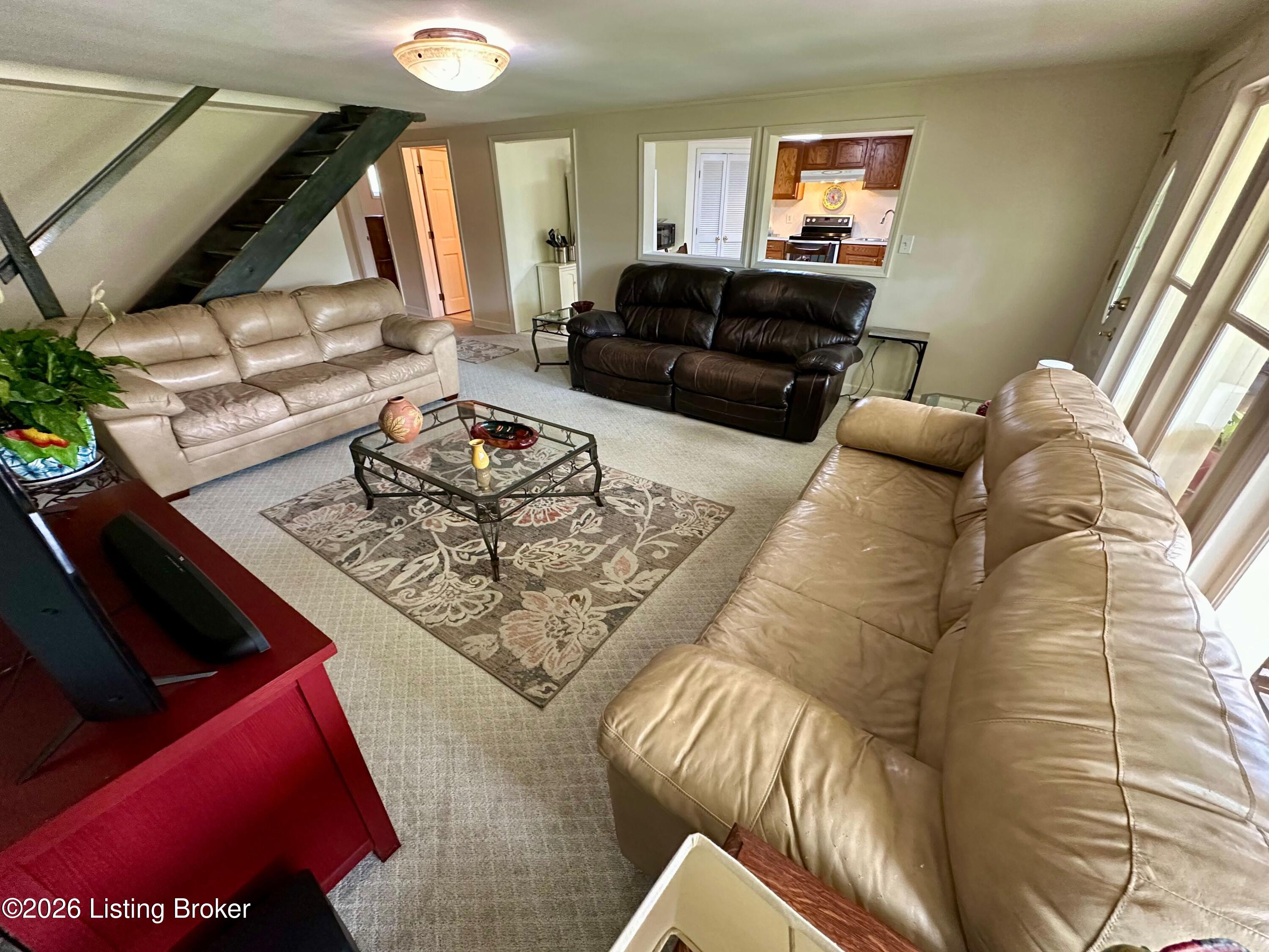 2954 Brooks Hill Rd Property Photo 4