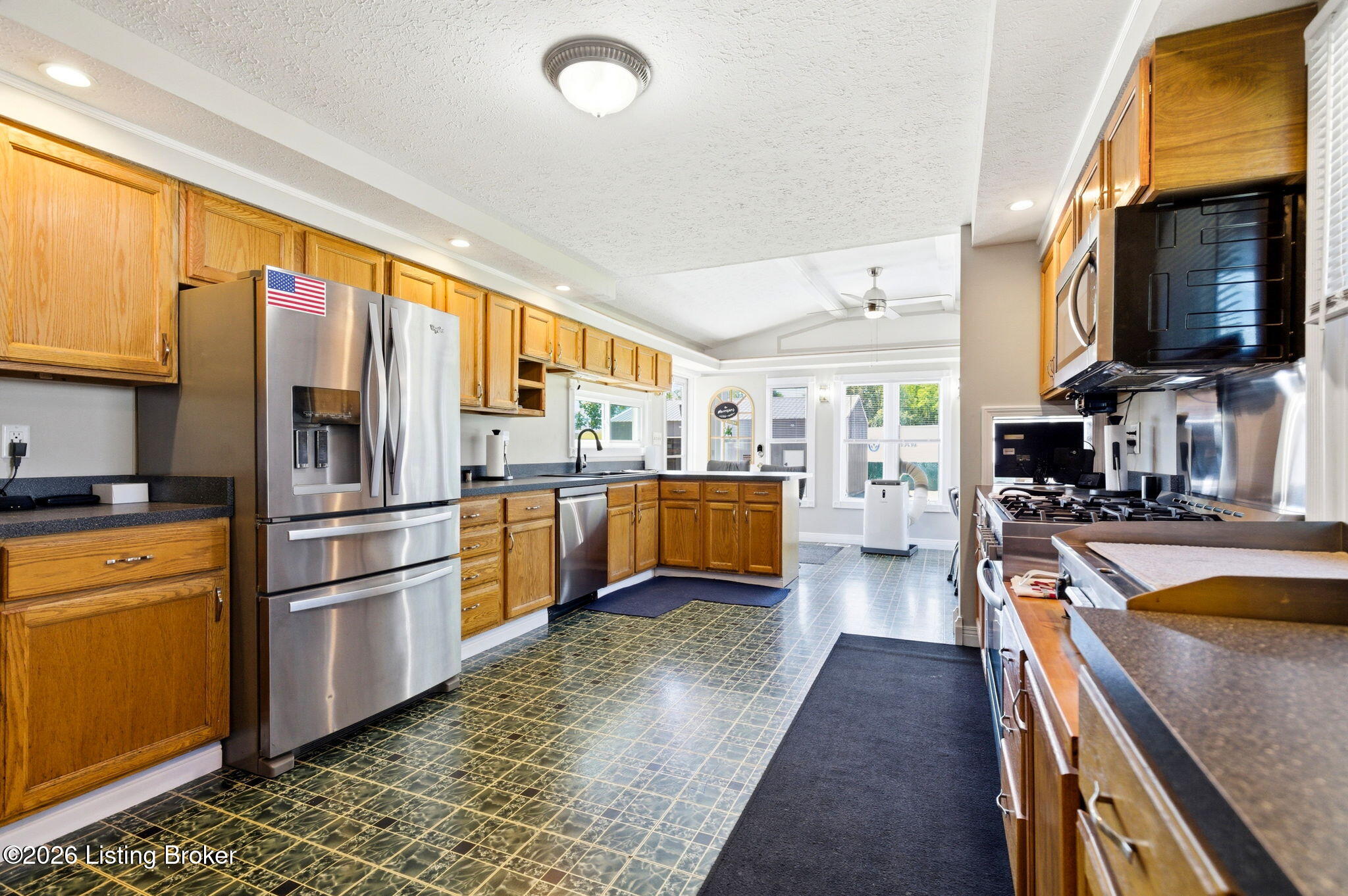 4212 Bubbling Over Dr Property Photo 33