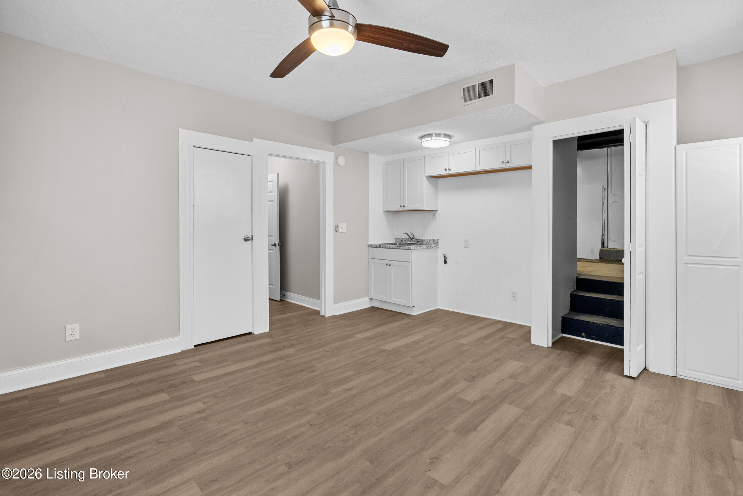 197 Coral Ave Property Photo 9