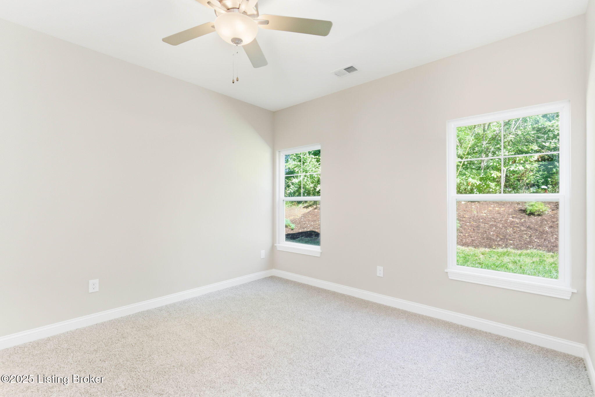 1146 Greens Dr Property Photo 14