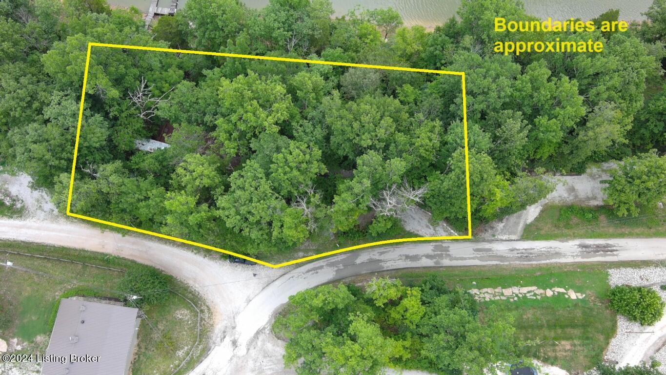 3 S Lakeside Dr Property Photo 2