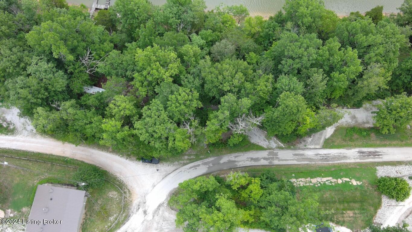 3 S Lakeside Dr Property Photo 3