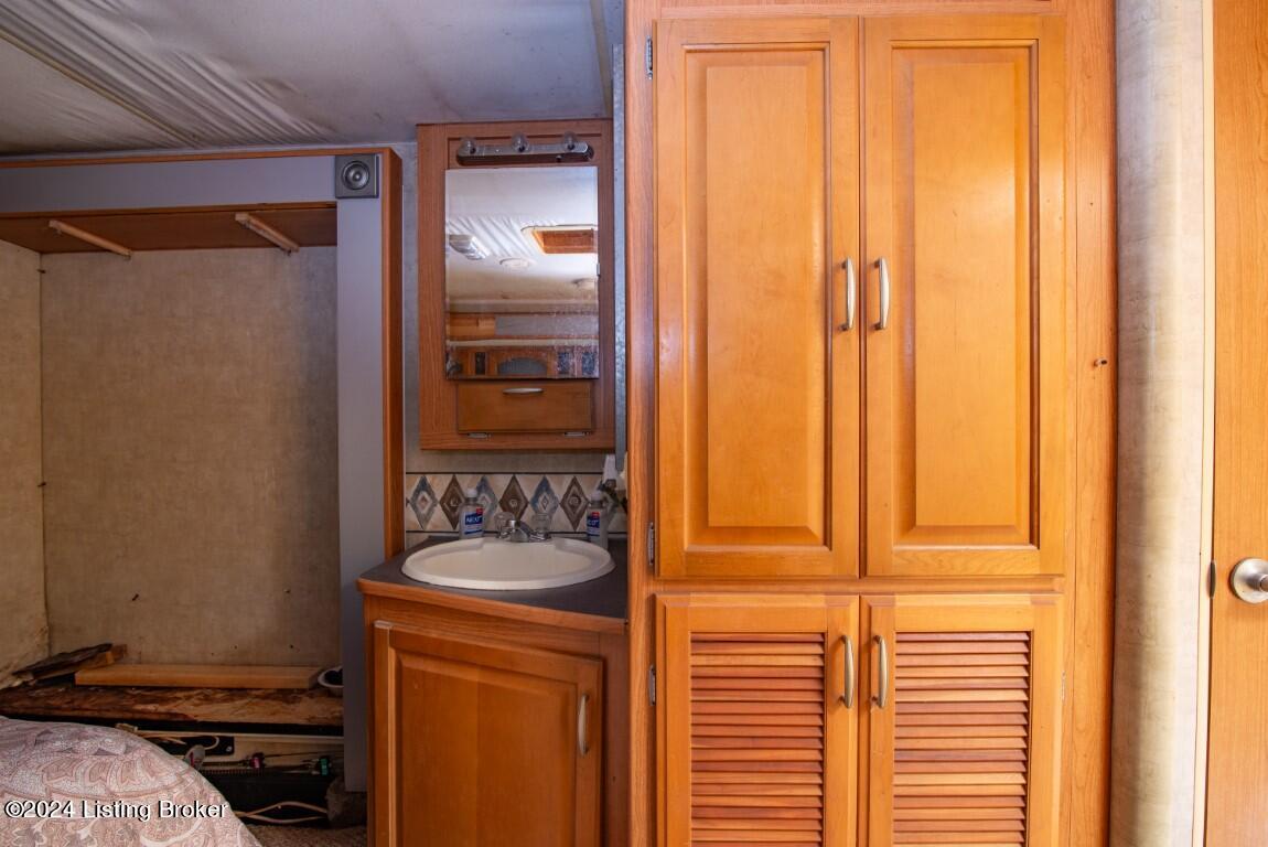 3 S Lakeside Dr Property Photo 32