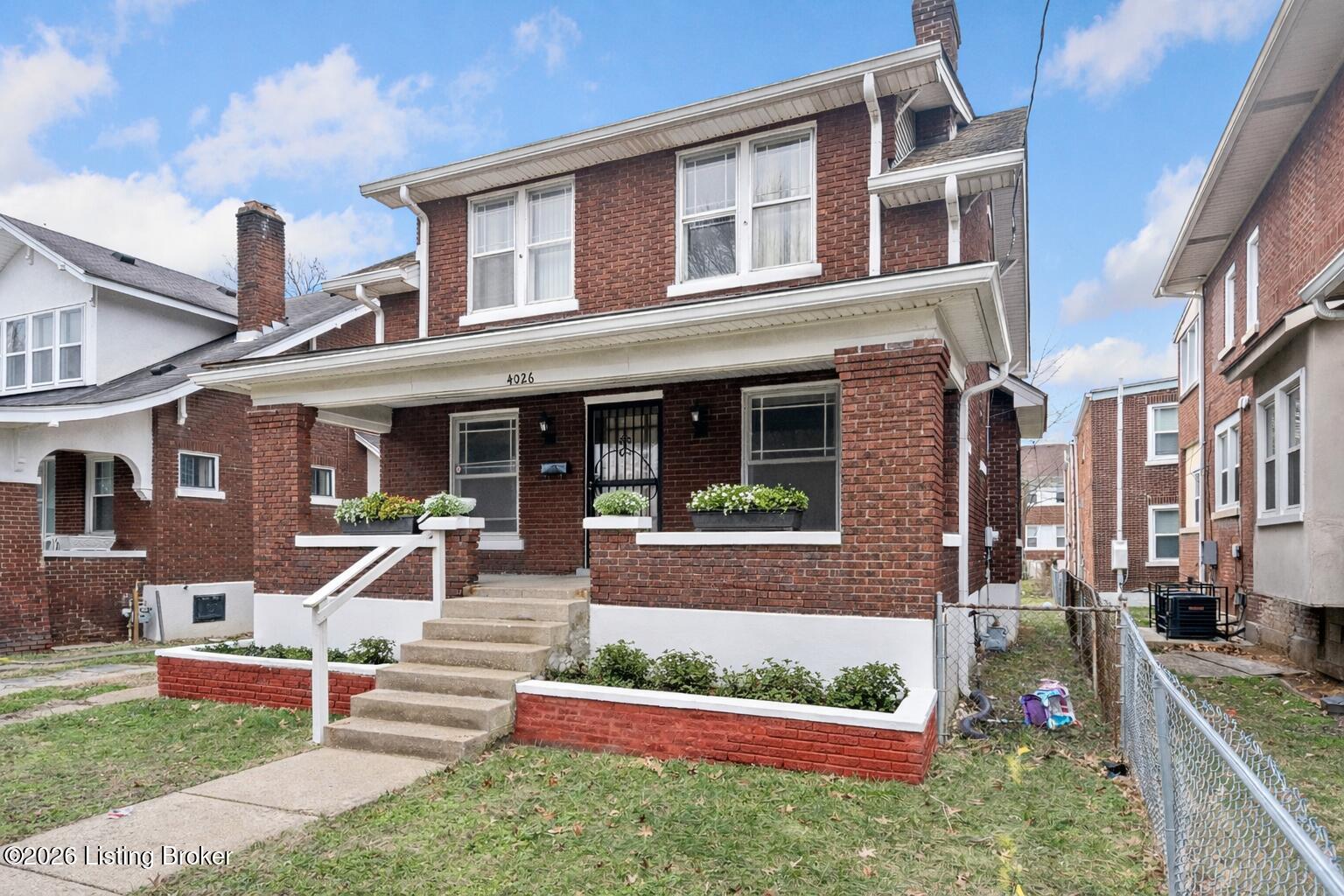 4026 W Broadway Property Photo 1