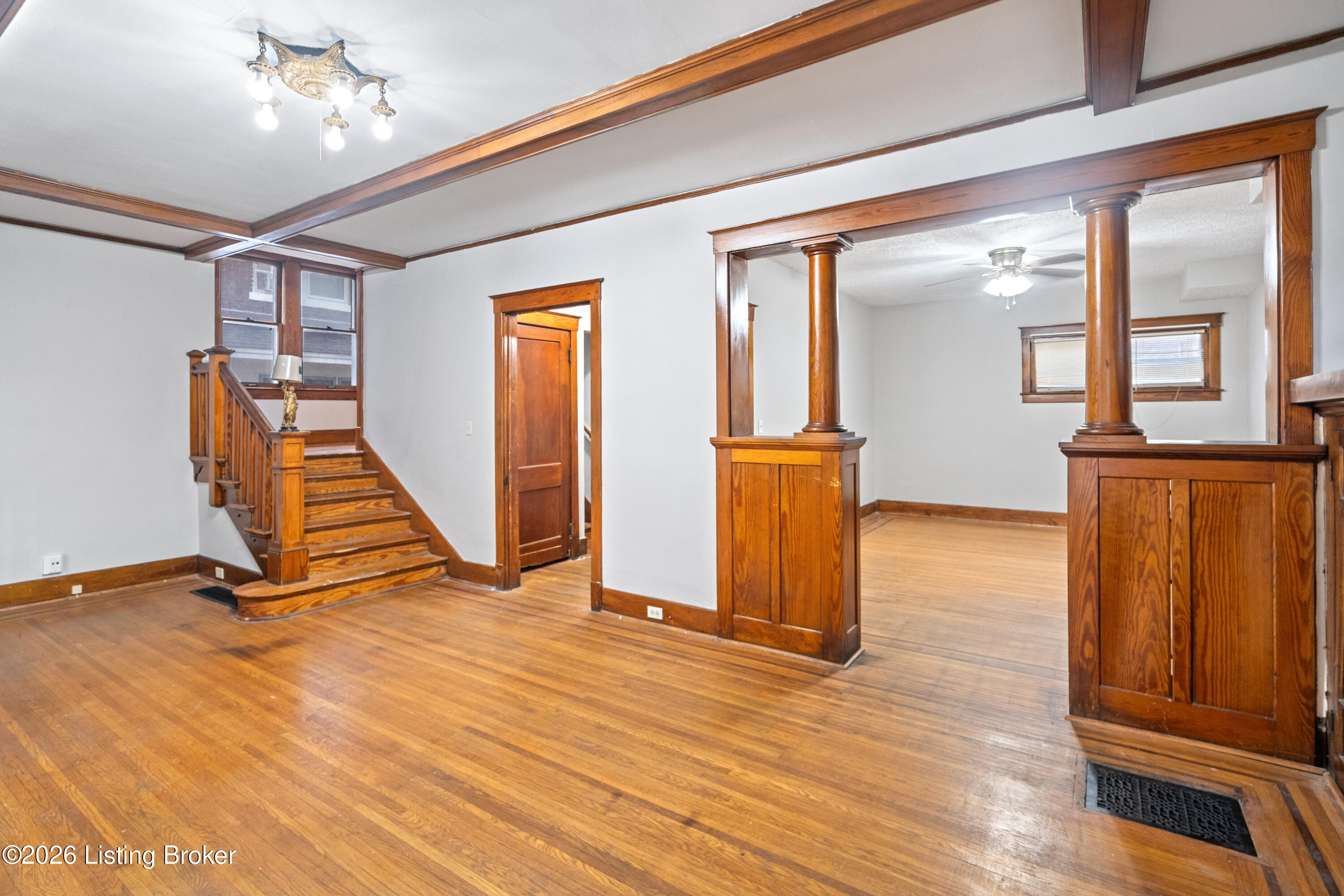 4026 W Broadway Property Photo 8