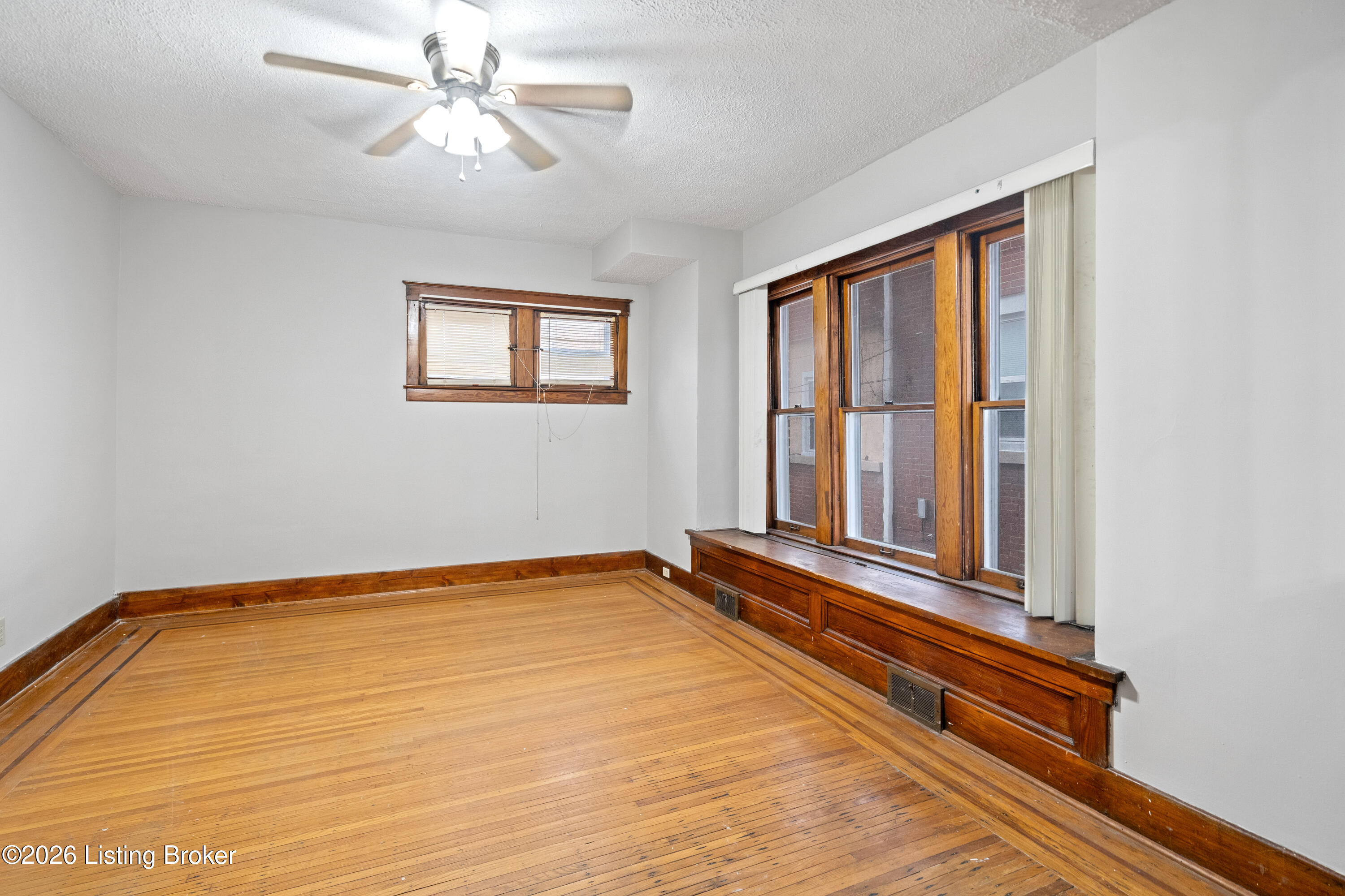 4026 W Broadway Property Photo 10