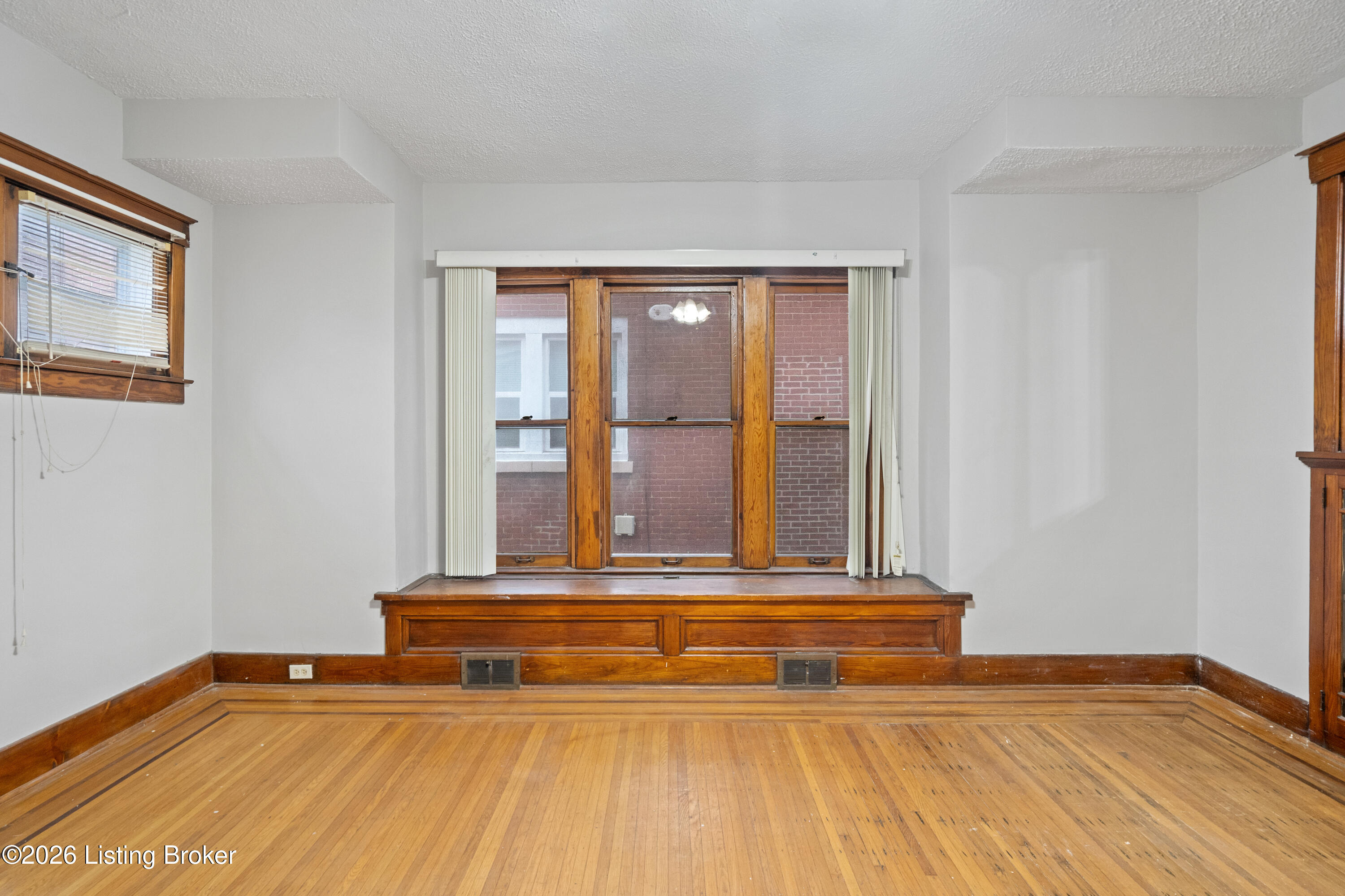 4026 W Broadway Property Photo 11