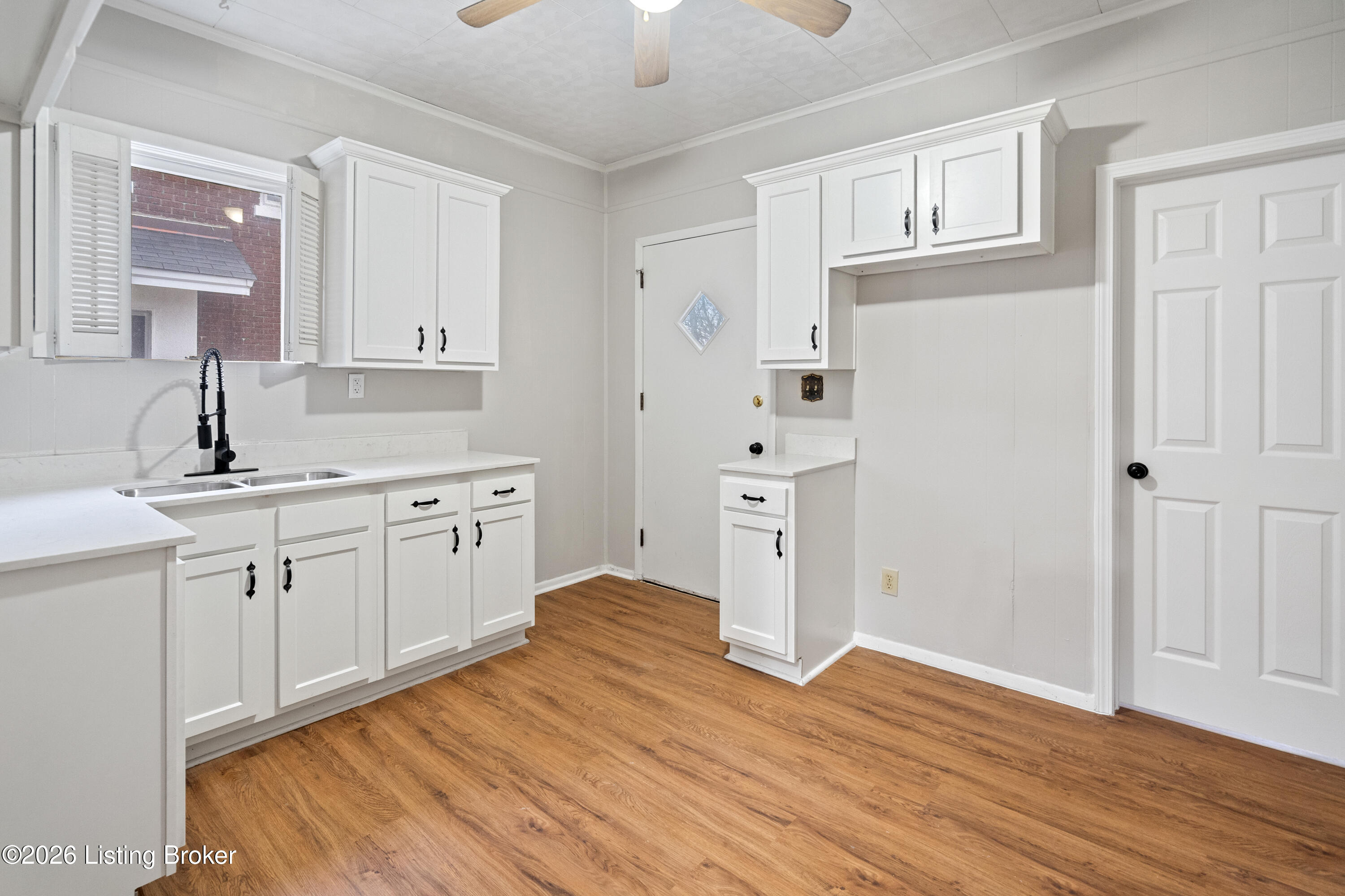 4026 W Broadway Property Photo 16