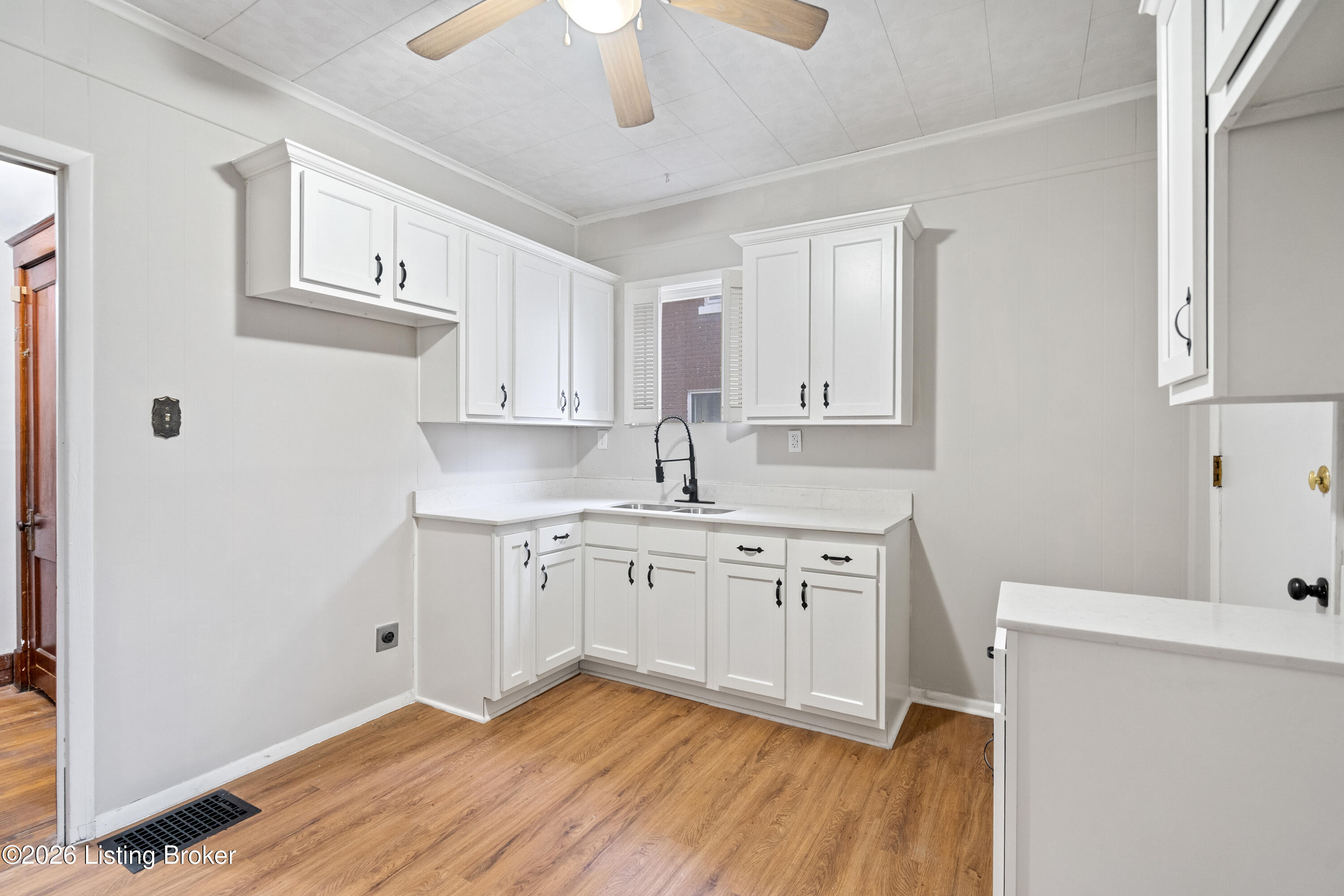 4026 W Broadway Property Photo 18