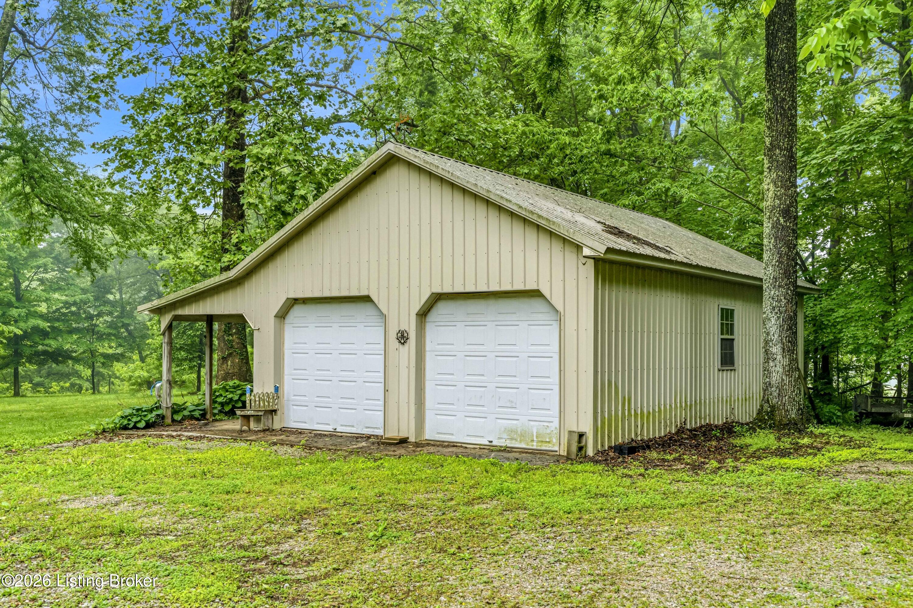 8129 Bagdad Rd Property Photo 5