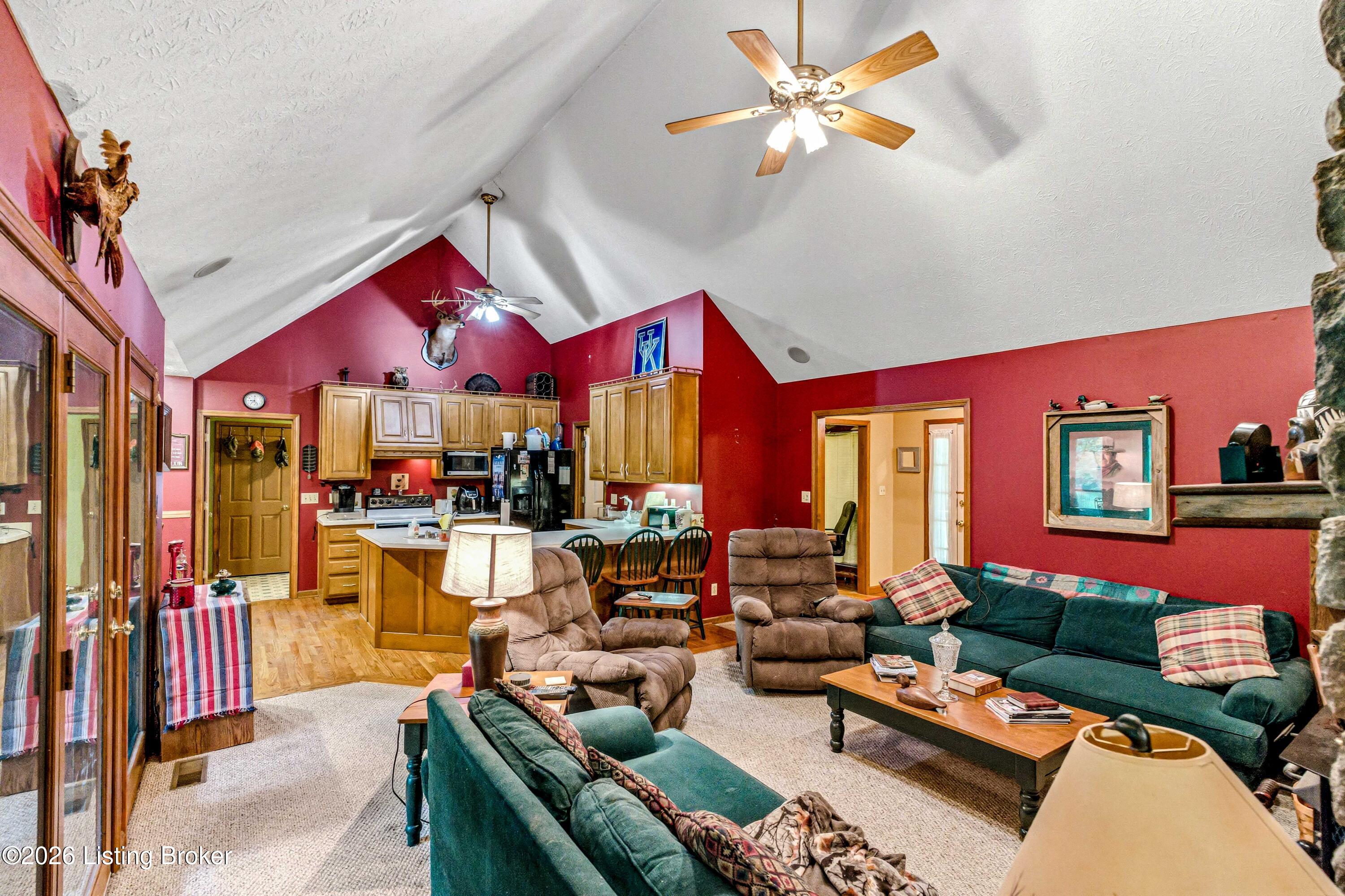 8129 Bagdad Rd Property Photo 7