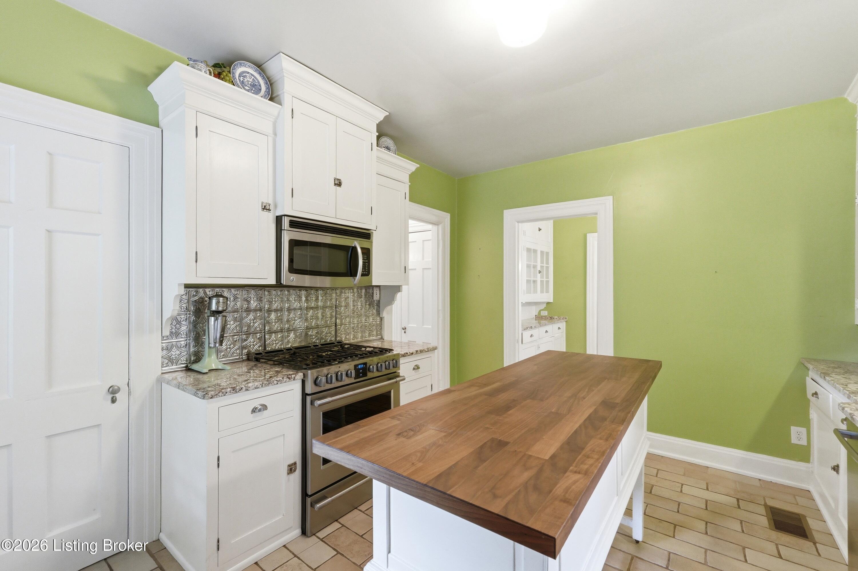 1226 Summit Ave Property Photo 12