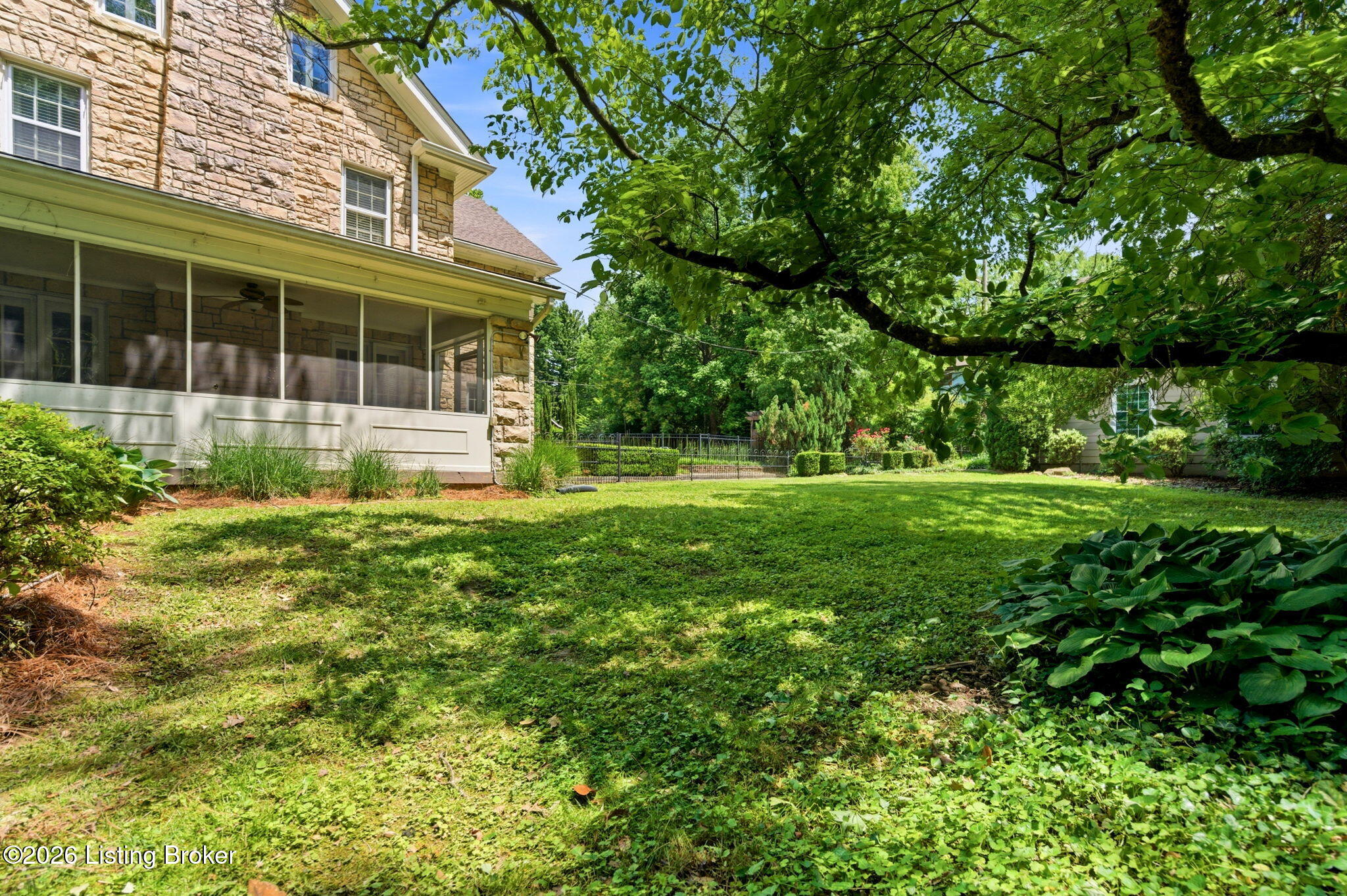 1226 Summit Ave Property Photo 50