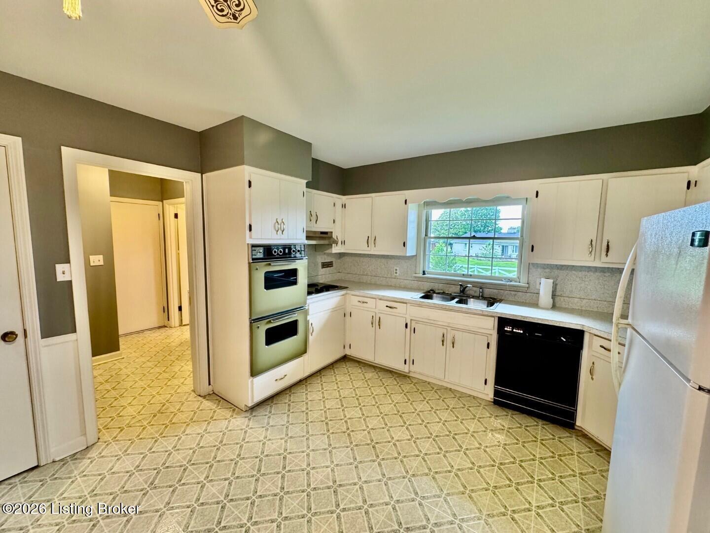 108 Fair Dr Property Photo 10