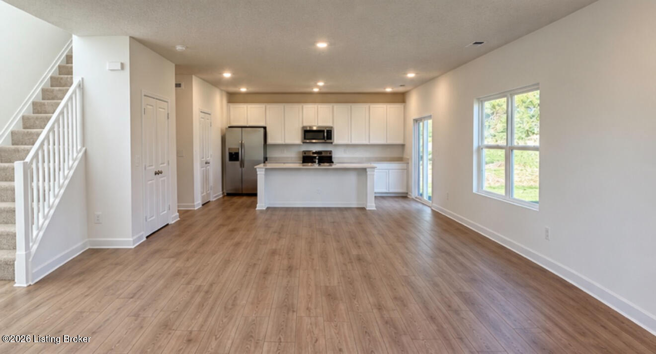 16813 Meander Way Property Photo 2