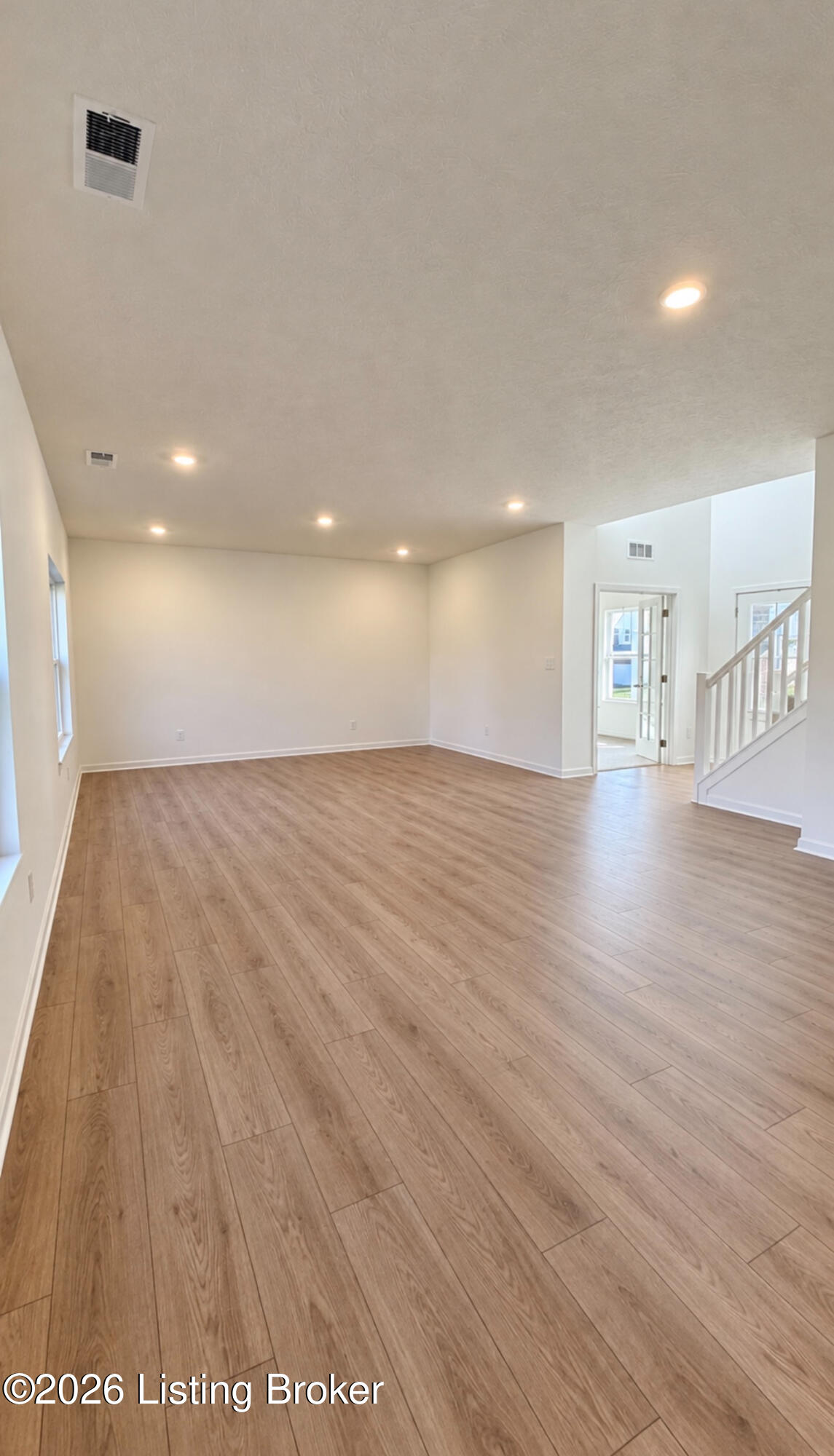 16813 Meander Way Property Photo 3