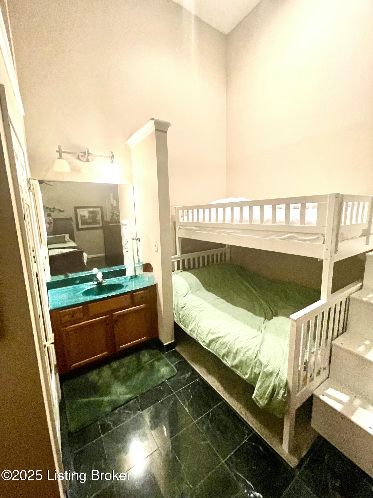 2730 Brownsboro Rd Apt 157 Property Photo 2