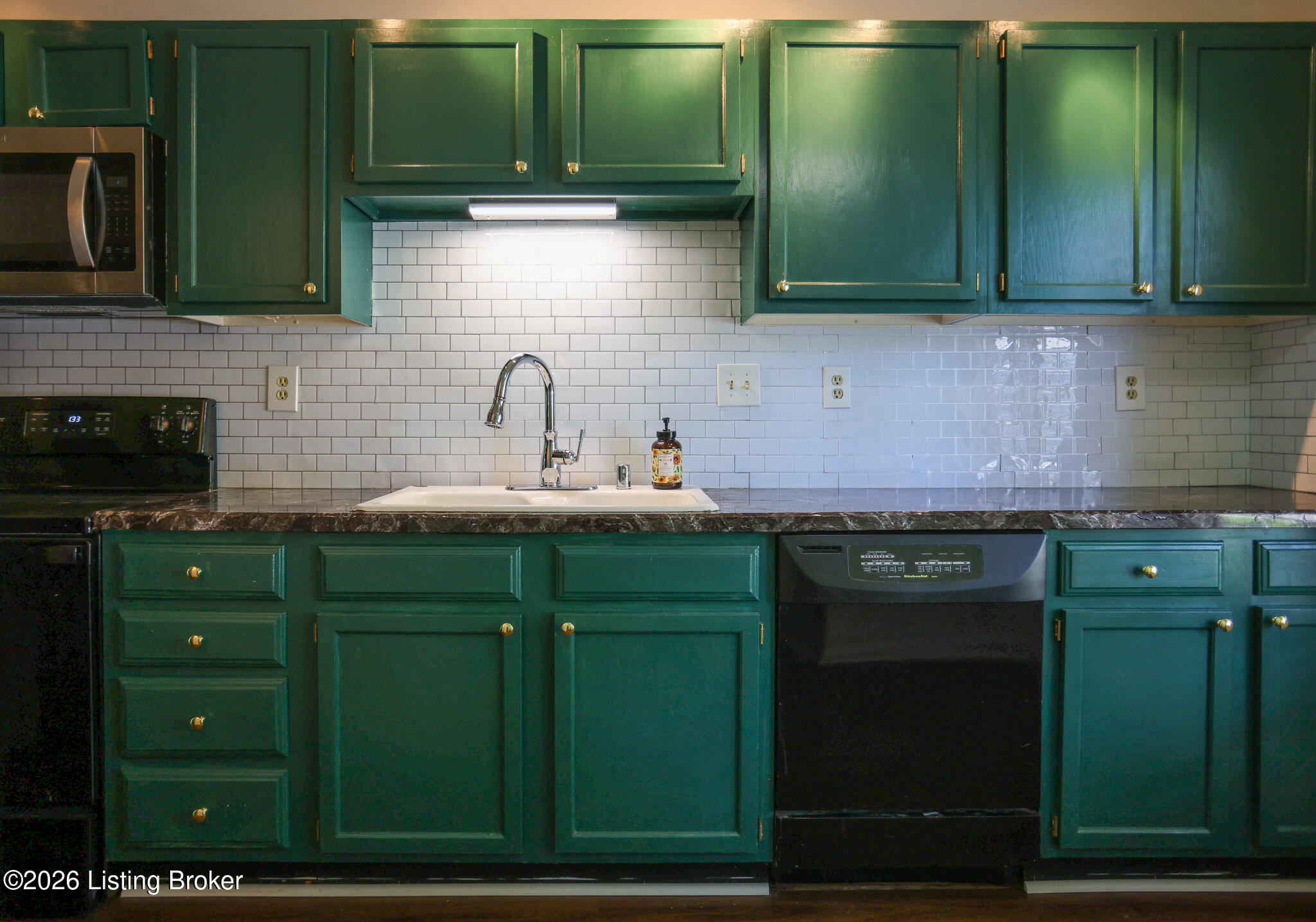 6481 Marina Dr Property Photo 7